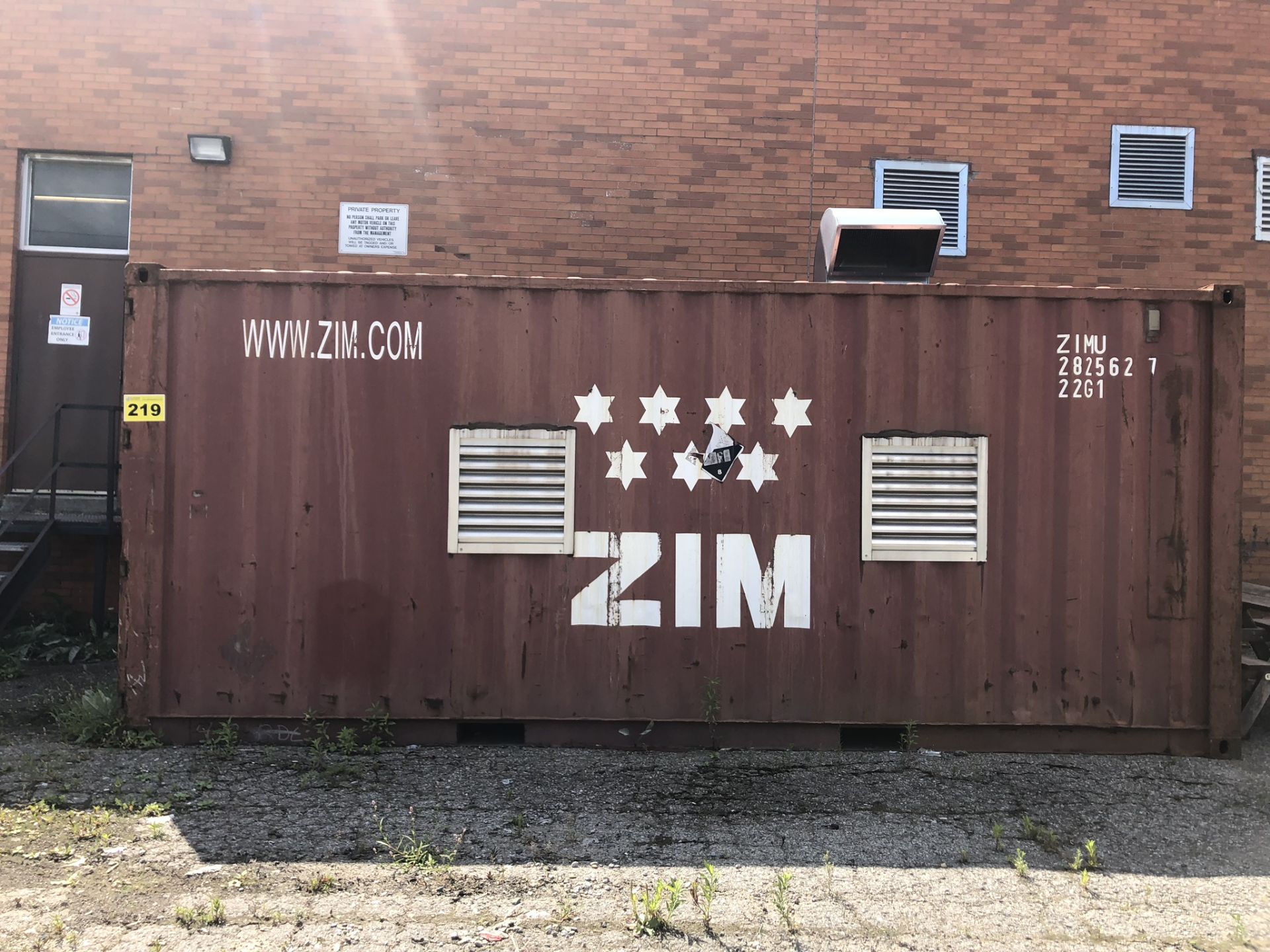 ZIM, 20' SEA CONTAINER) (CONTAINER IS CONNECTED TO ELECTRICAL. DISCONNECT FEE IS $200) - Image 2 of 4
