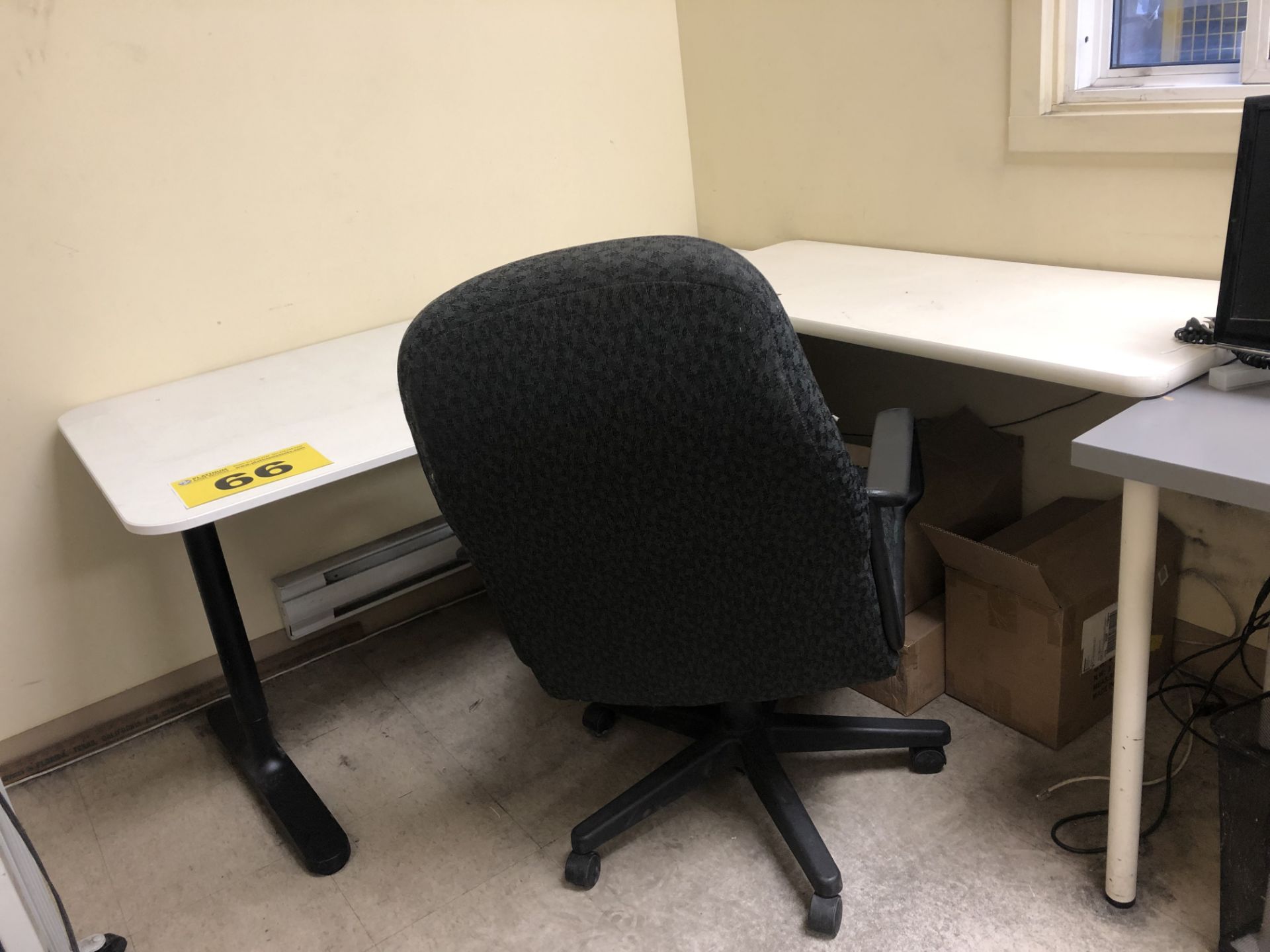 LOT OF L-SHAPED DESK AND FABRIC CHAIR (LOCATED IN SHIPPING OFFICE)