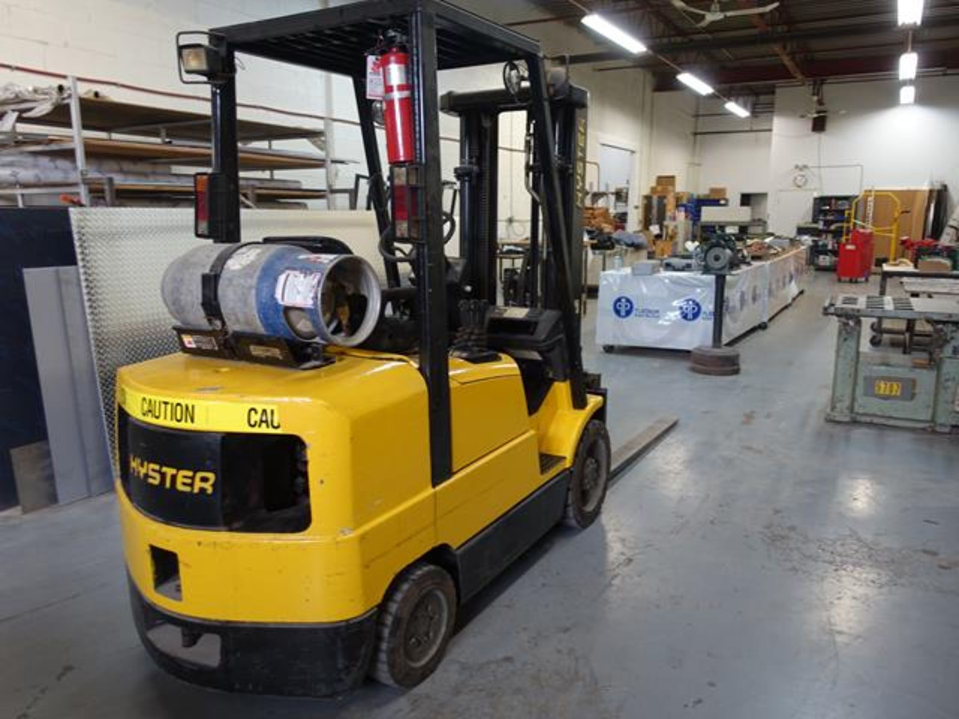 HYSTER, S60M, 6,000 LBS, LPG FORKLIFT WITH SIDESHIFT, 181.9" MAXIMUM LIFT, S/N D187V24949Z (LATE - Image 3 of 11