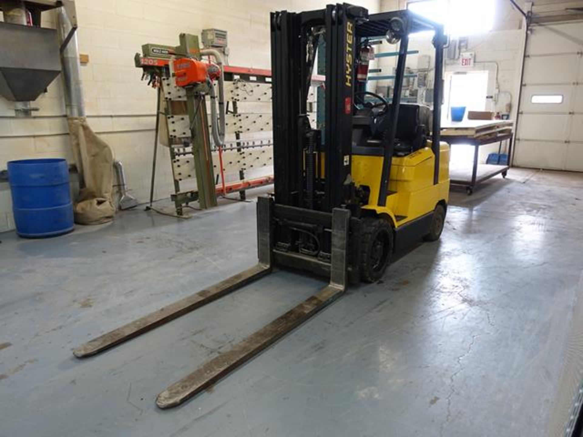 HYSTER, S60M, 6,000 LBS, LPG FORKLIFT WITH SIDESHIFT, 181.9" MAXIMUM LIFT, S/N D187V24949Z (LATE