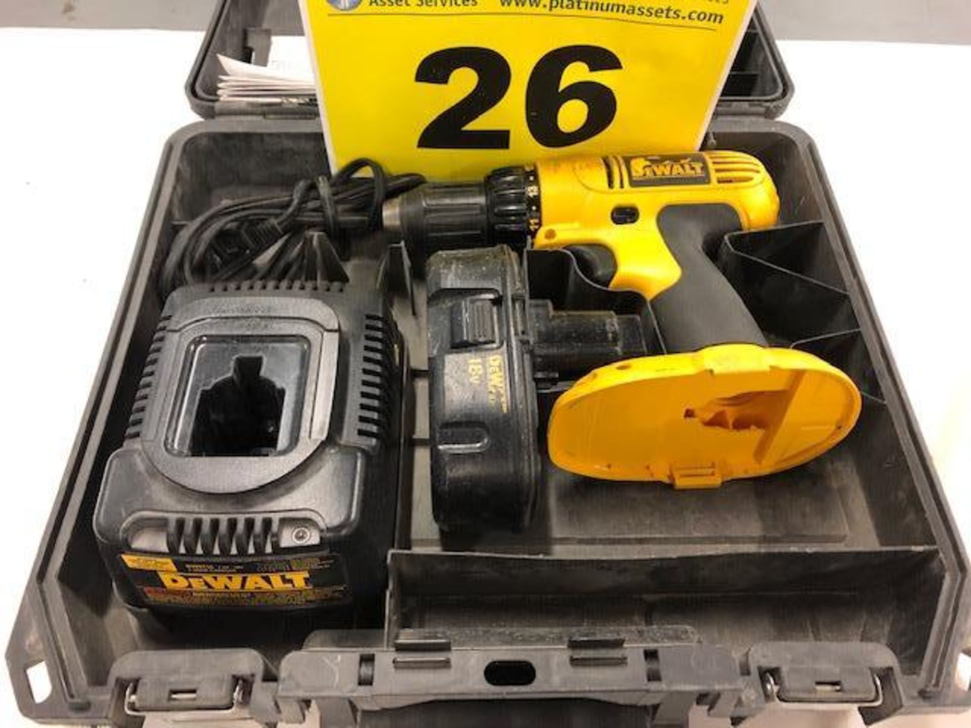 DEWALT, DC759 18V BATTERY POWERED DRILL WITH CHARGER