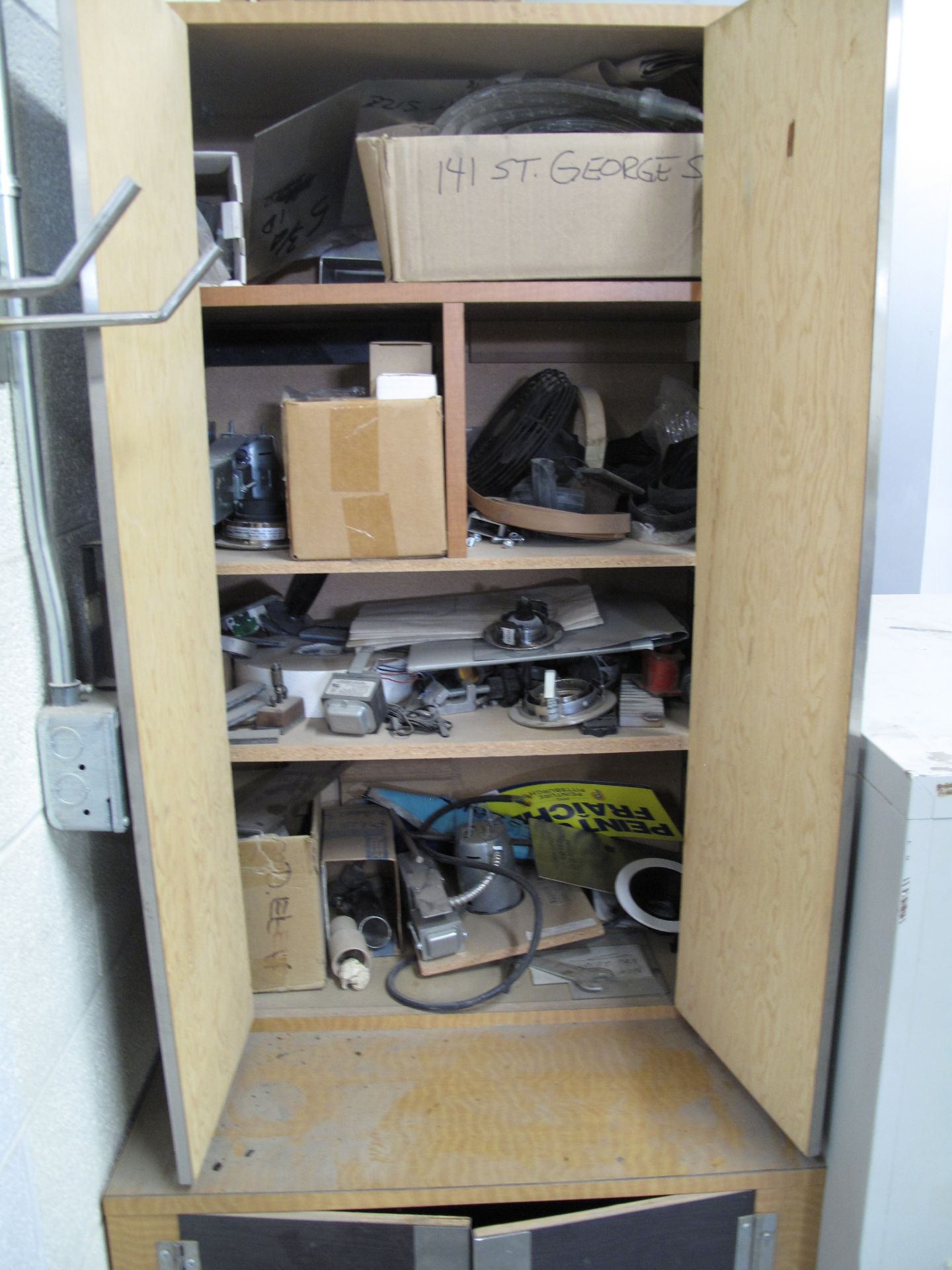 SHOP CABINET WITH CONTENTS - Image 2 of 2