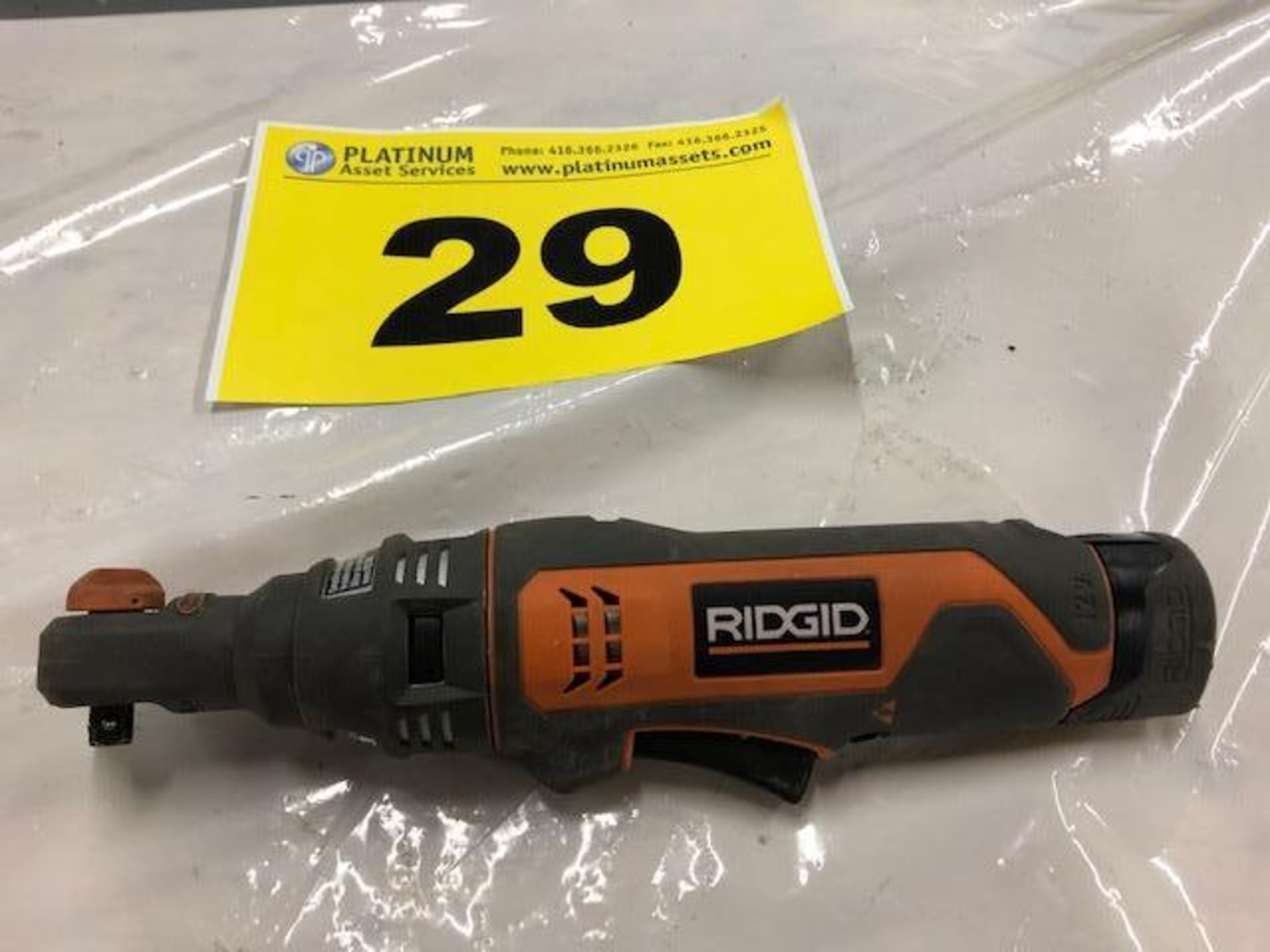 RIDGID, R8223400 12V BATTERY POWERED 3/8" RATCHET WITH CHARGER - Image 3 of 5