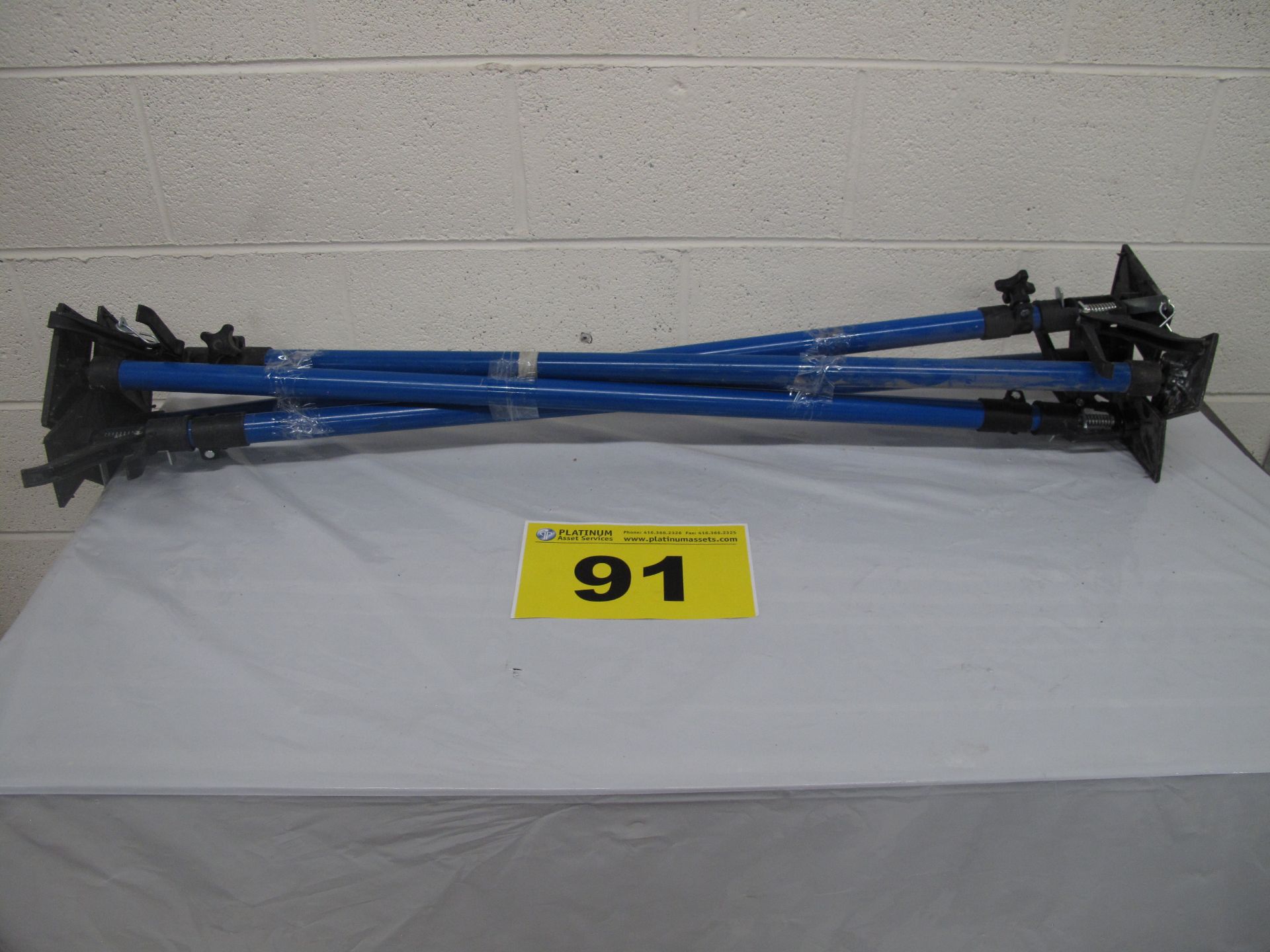 LOT OF TASK, 3' TO 6' ADJUSTABLE QUICK SUPPORT RODS