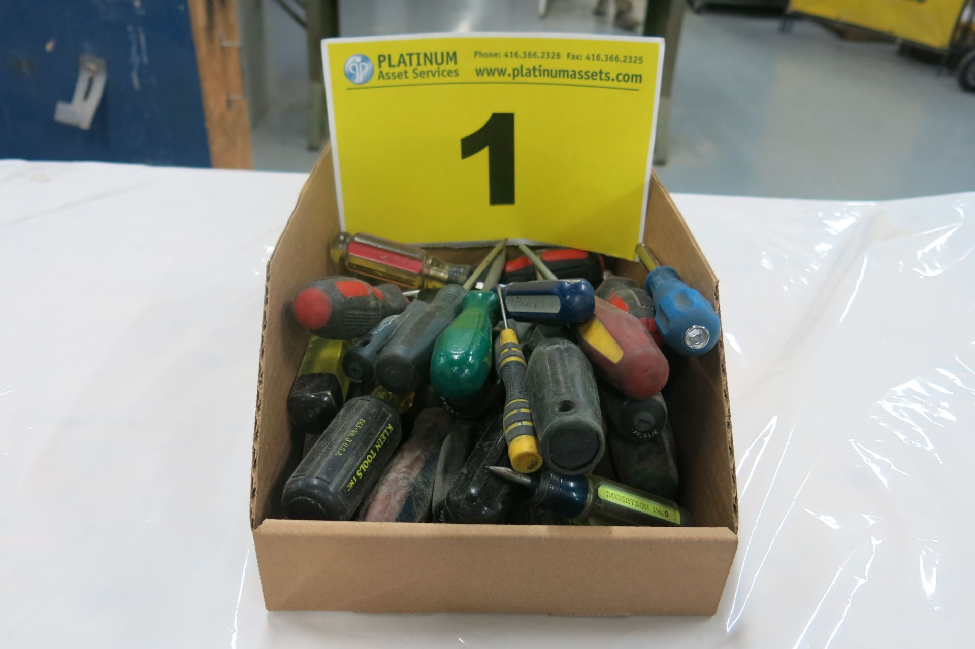 LOT OF ASSORTED SCREW DRIVERS - Image 2 of 4