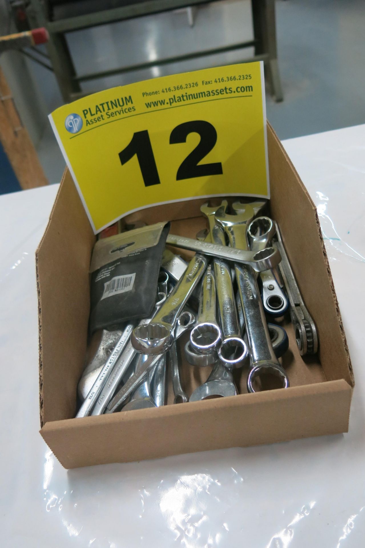 LOT OF ASSORTED WRENCHES