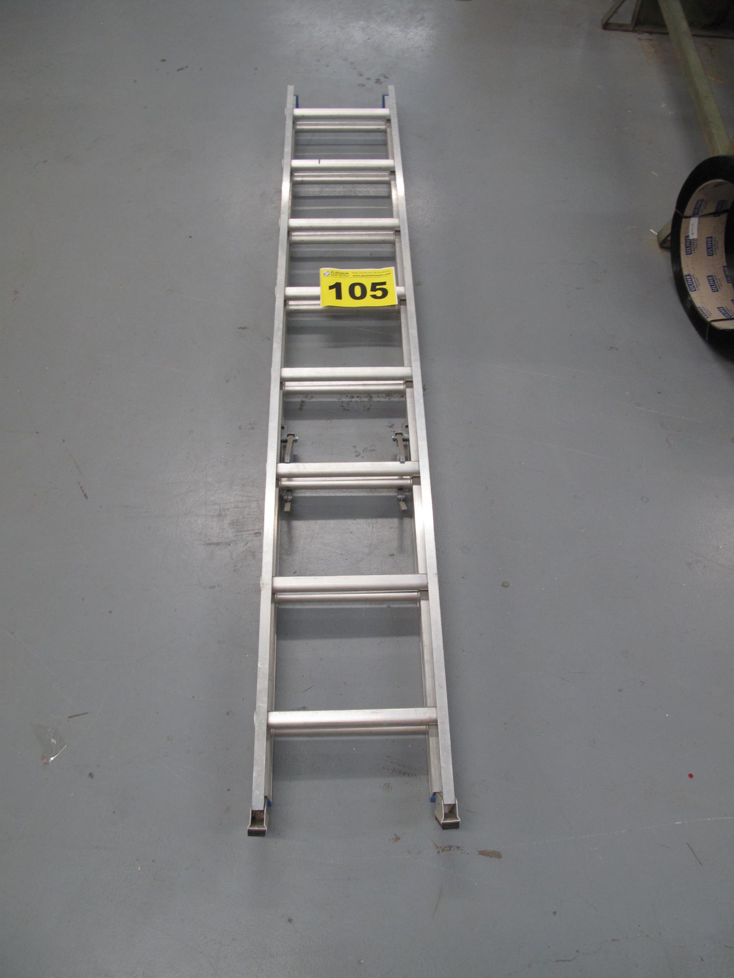 ALUMINUM EXTENSION LADDER, 8'