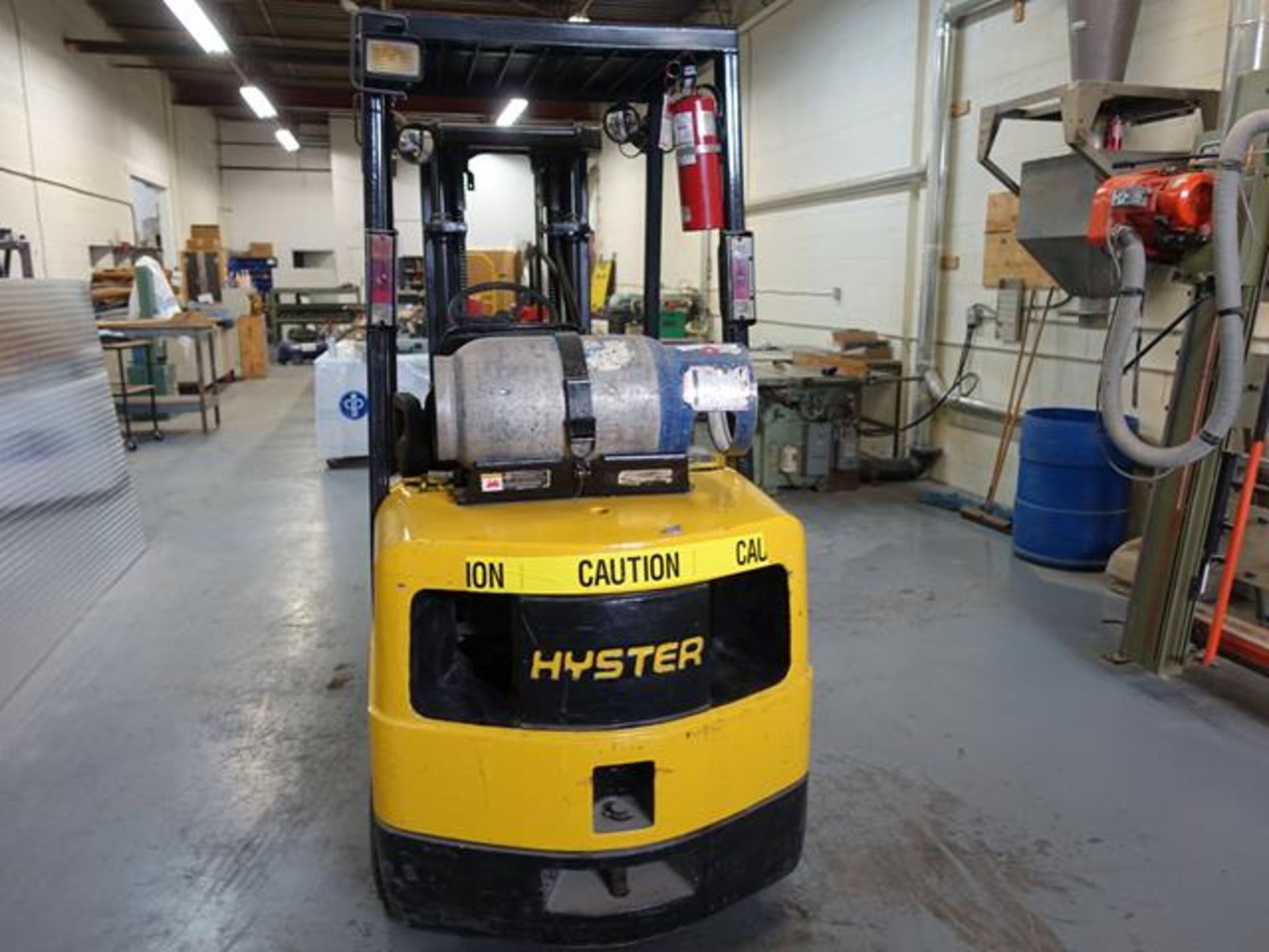 HYSTER, S60M, 6,000 LBS, LPG FORKLIFT WITH SIDESHIFT, 181.9" MAXIMUM LIFT, S/N D187V24949Z (LATE - Image 4 of 11