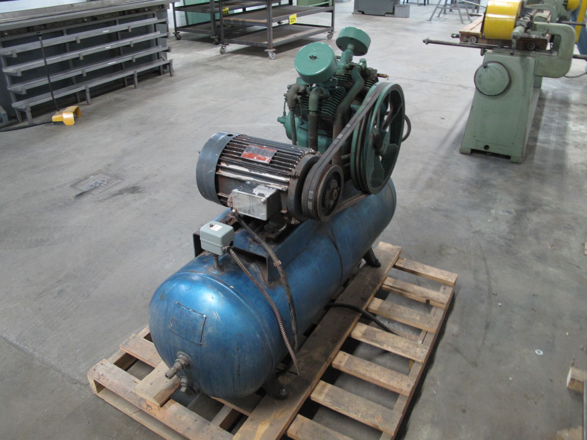 LINCOLN, 10 HP, TANK MOUNTED AIR COMPRESSOR, 3 PHASE, 575 V AC (RIGGING ($50) - Image 3 of 4