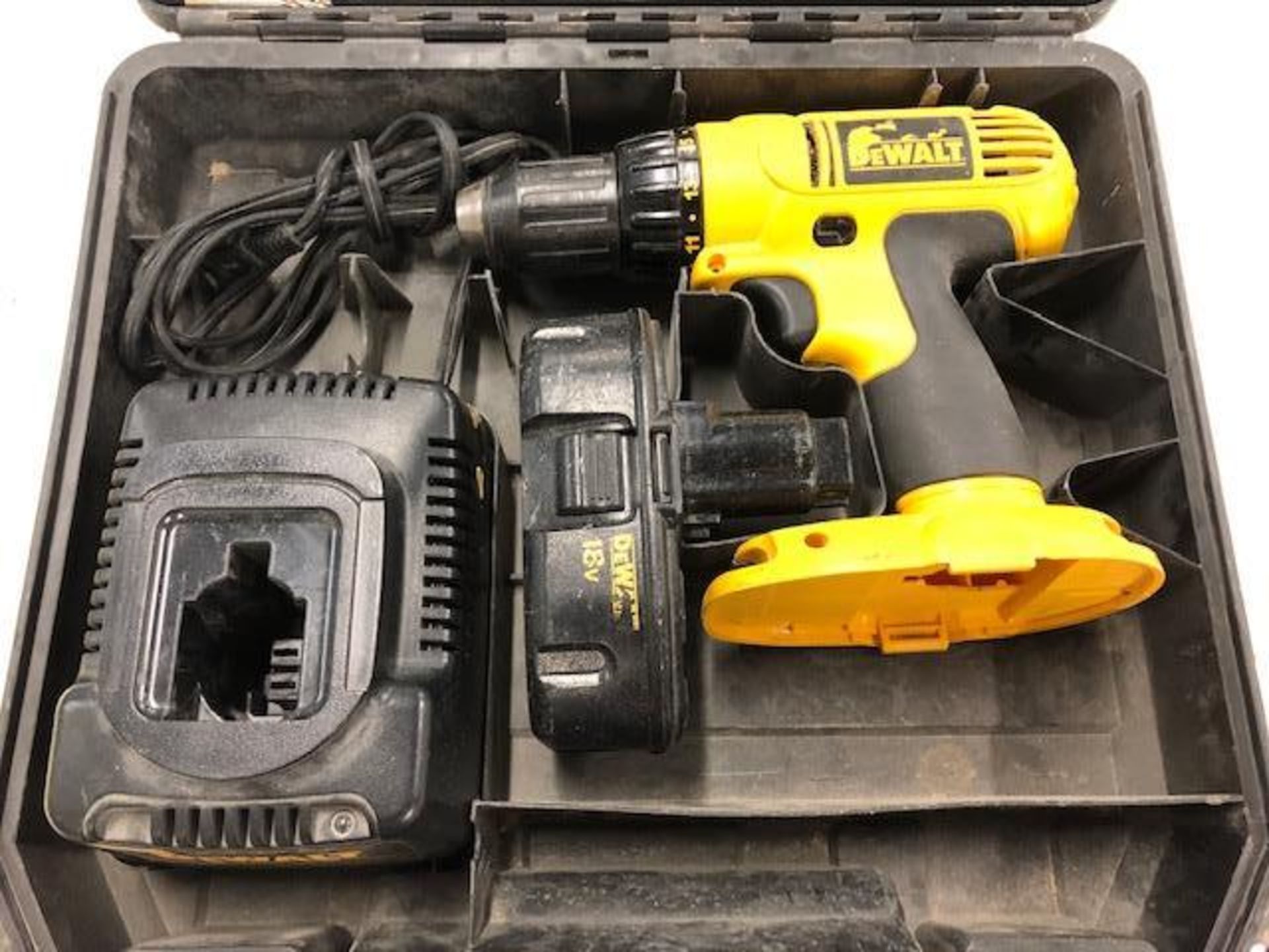 DEWALT, DC759 18V BATTERY POWERED DRILL WITH CHARGER - Image 2 of 4