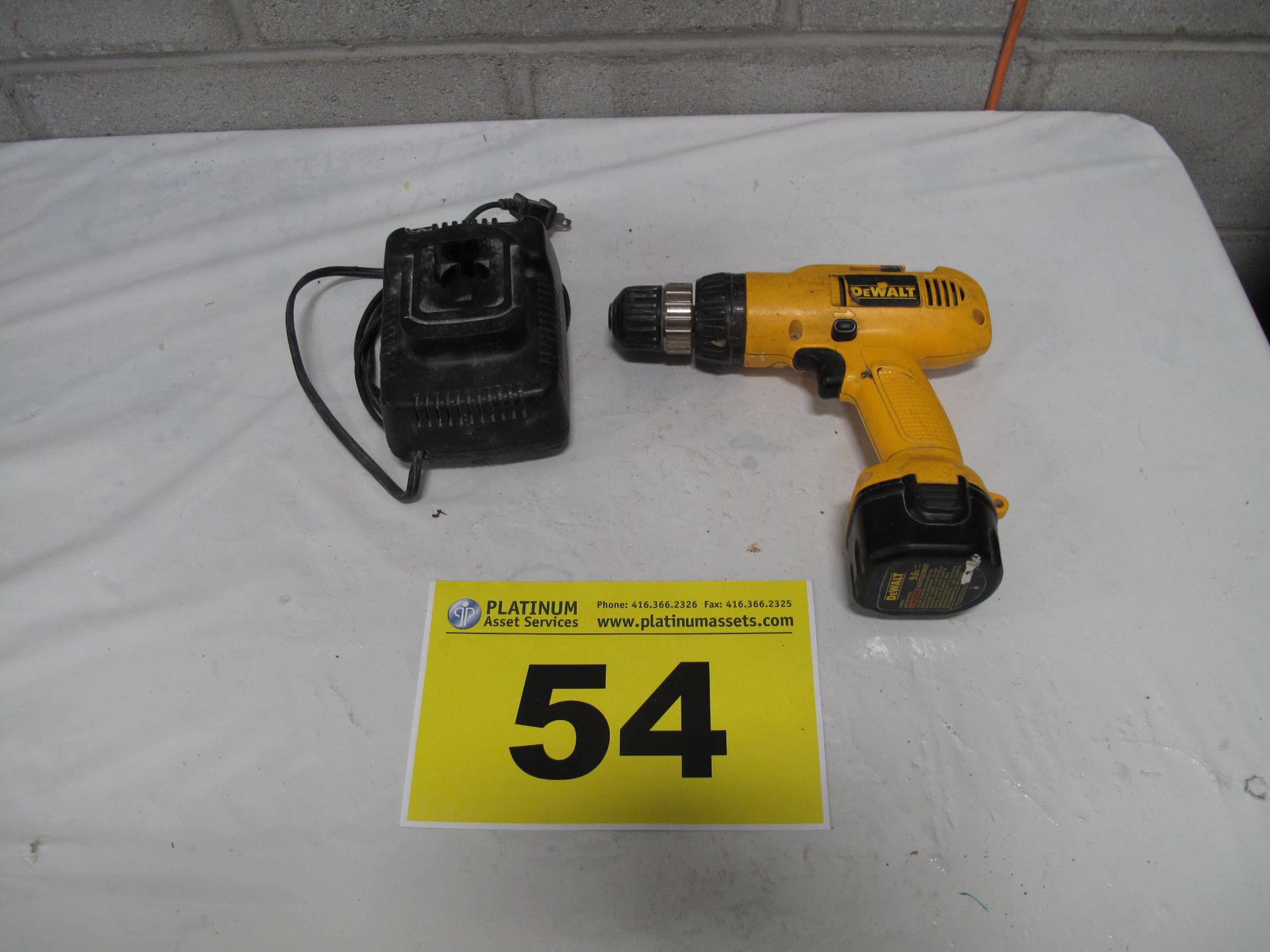 DEWALT, DW952, 3/8", CORDLESS DRILL, 9.6 VDC