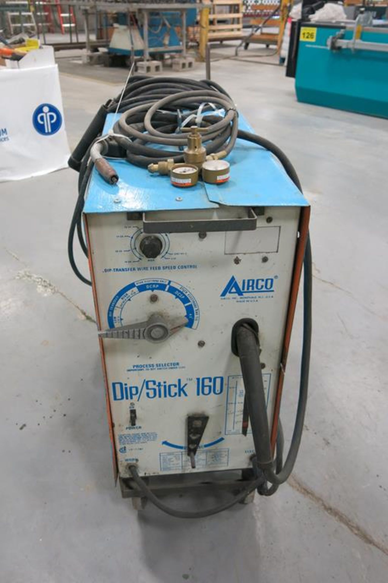 AIRCO, 200 AMP, ARC WELDER WITH MIG WIRE FEED ATTACHMENT, 220 VAC, SINGLE PHASE - Image 5 of 8