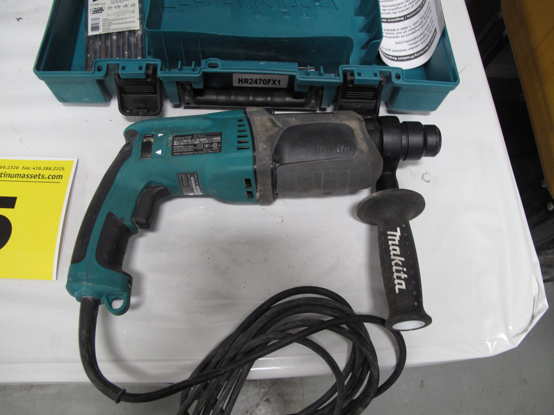 MAKITA, HR2470FX1, 24MM, ROTARY HAMMER DRILL WITH CASE, 4,500 RPM, 6.7 AMP, 110 VAC - Image 3 of 5