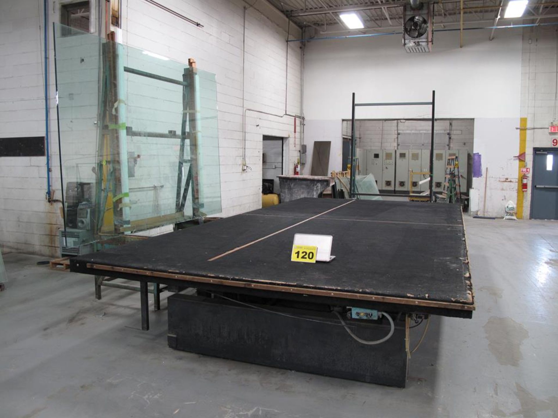 MANUAL, 10' X 21', HYDRAULIC TILTING GLASS CUTTING TABLE WITH (2) GLASS STORAGE RACKS (ELECTRICAL