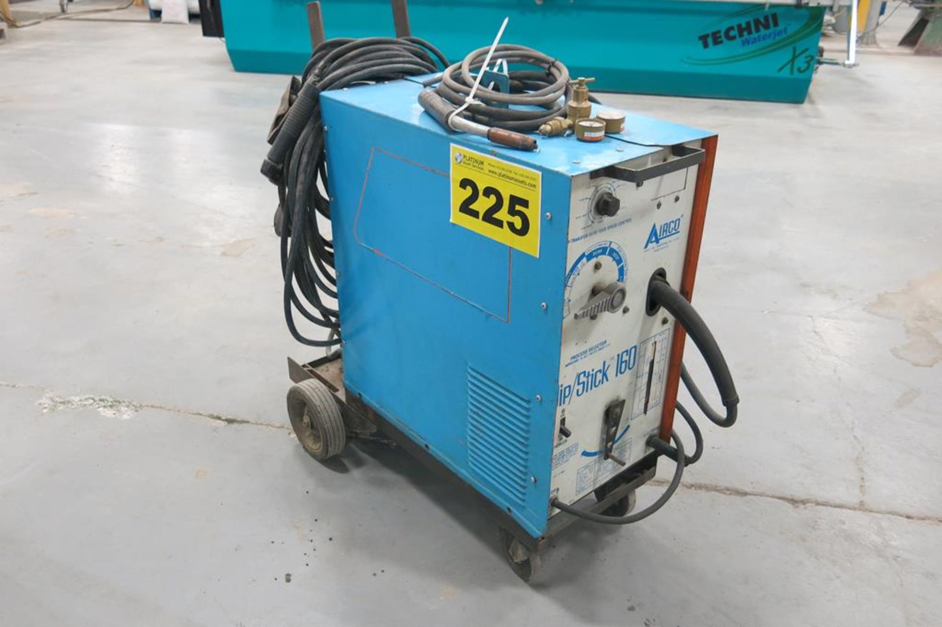 AIRCO, 200 AMP, ARC WELDER WITH MIG WIRE FEED ATTACHMENT, 220 VAC, SINGLE PHASE - Image 2 of 8