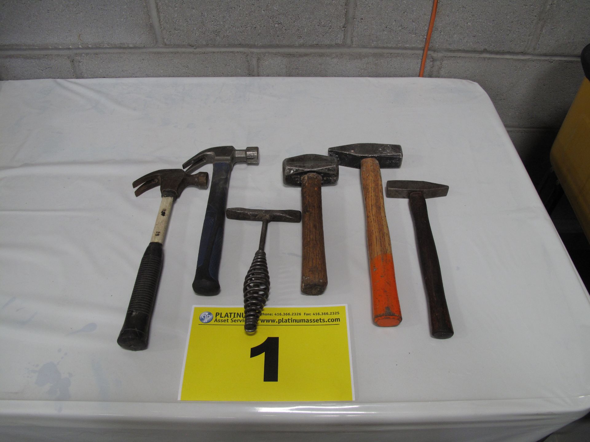 LOT OF ASSORTED HAMMERS