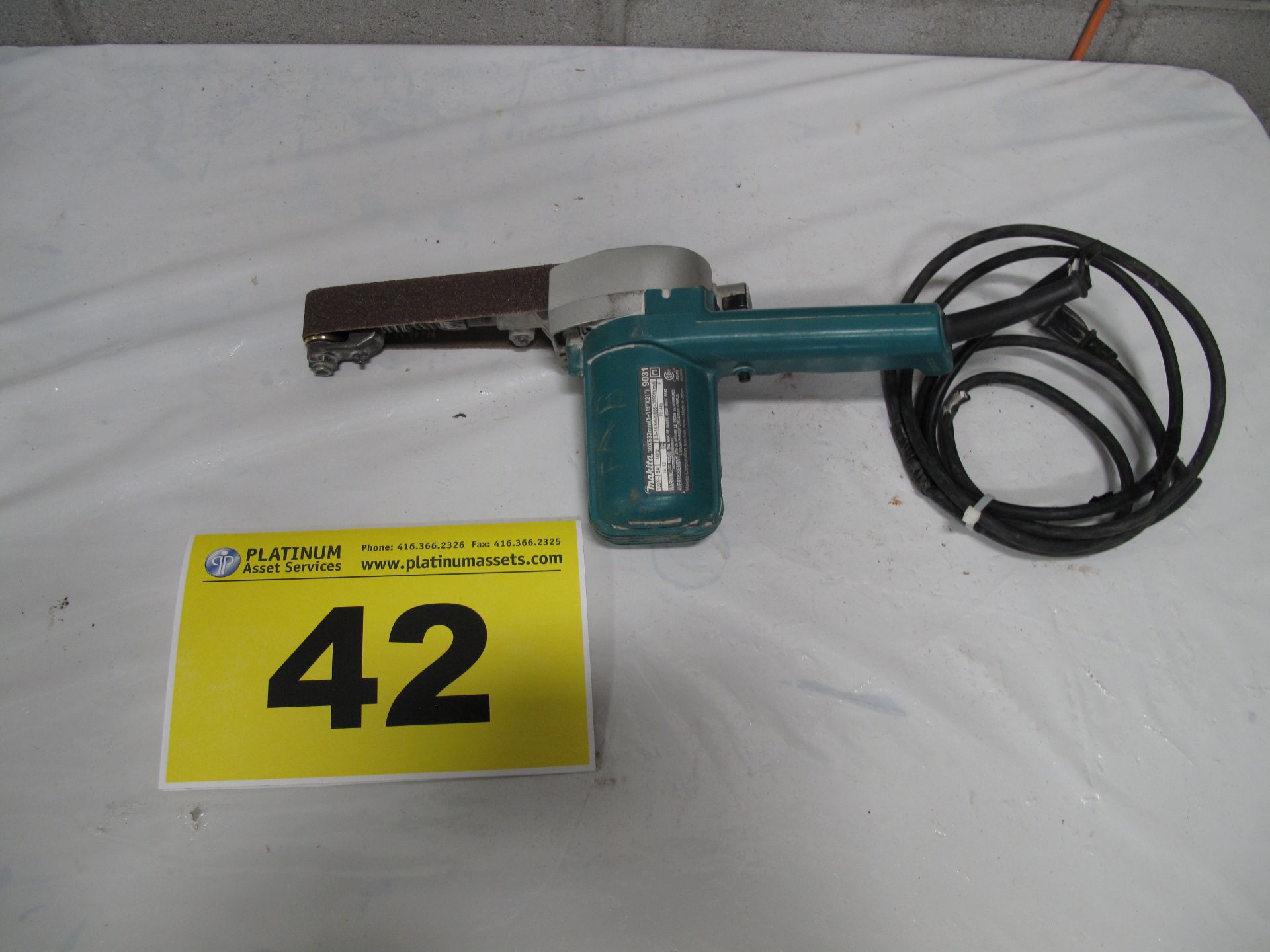 MAKITA, 9031, 1 1/8" X 21", BELT SANDER, 5 AMP, 110 VAC