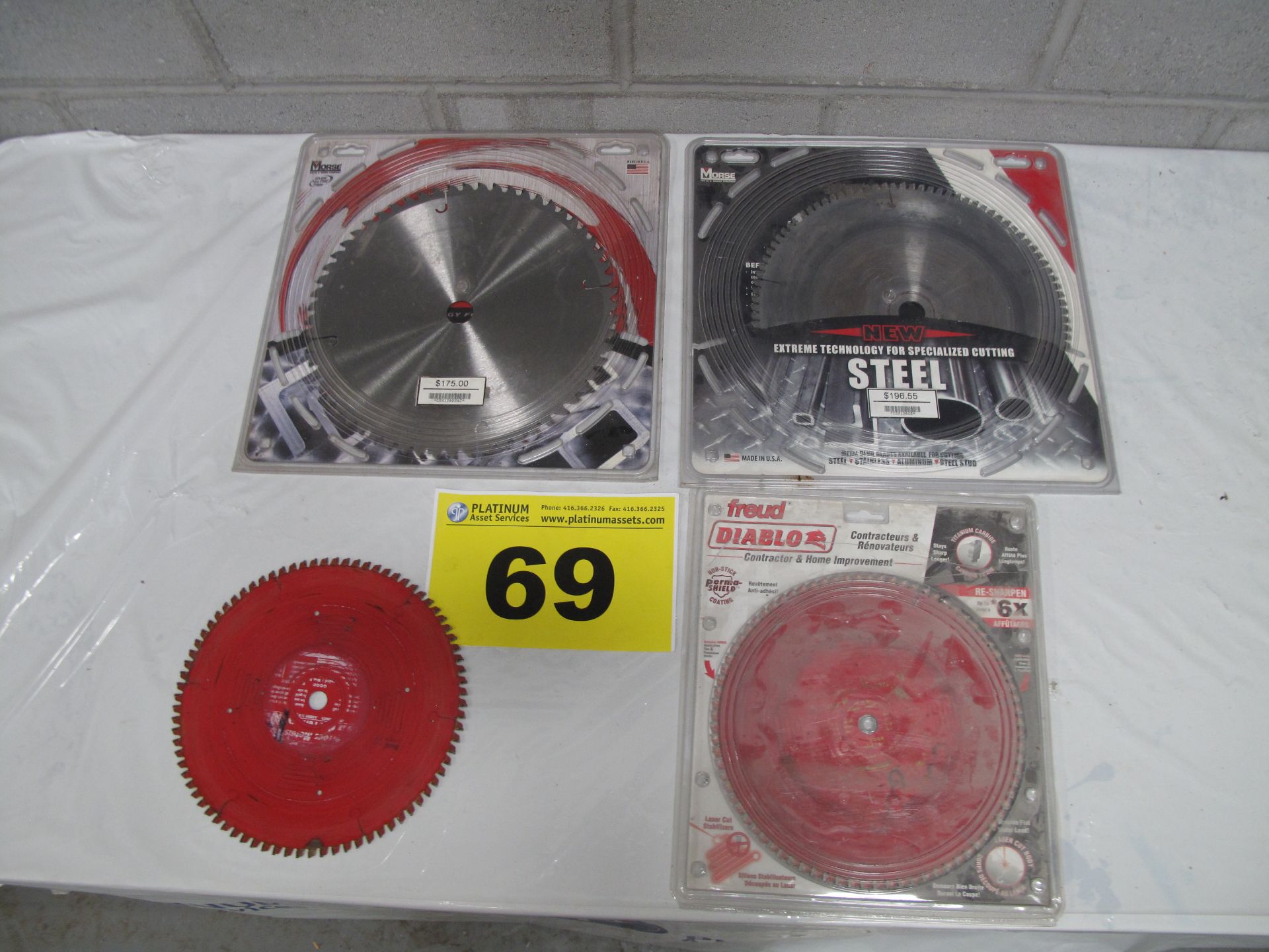 LOT OF CIRCULAR SAW BLADES