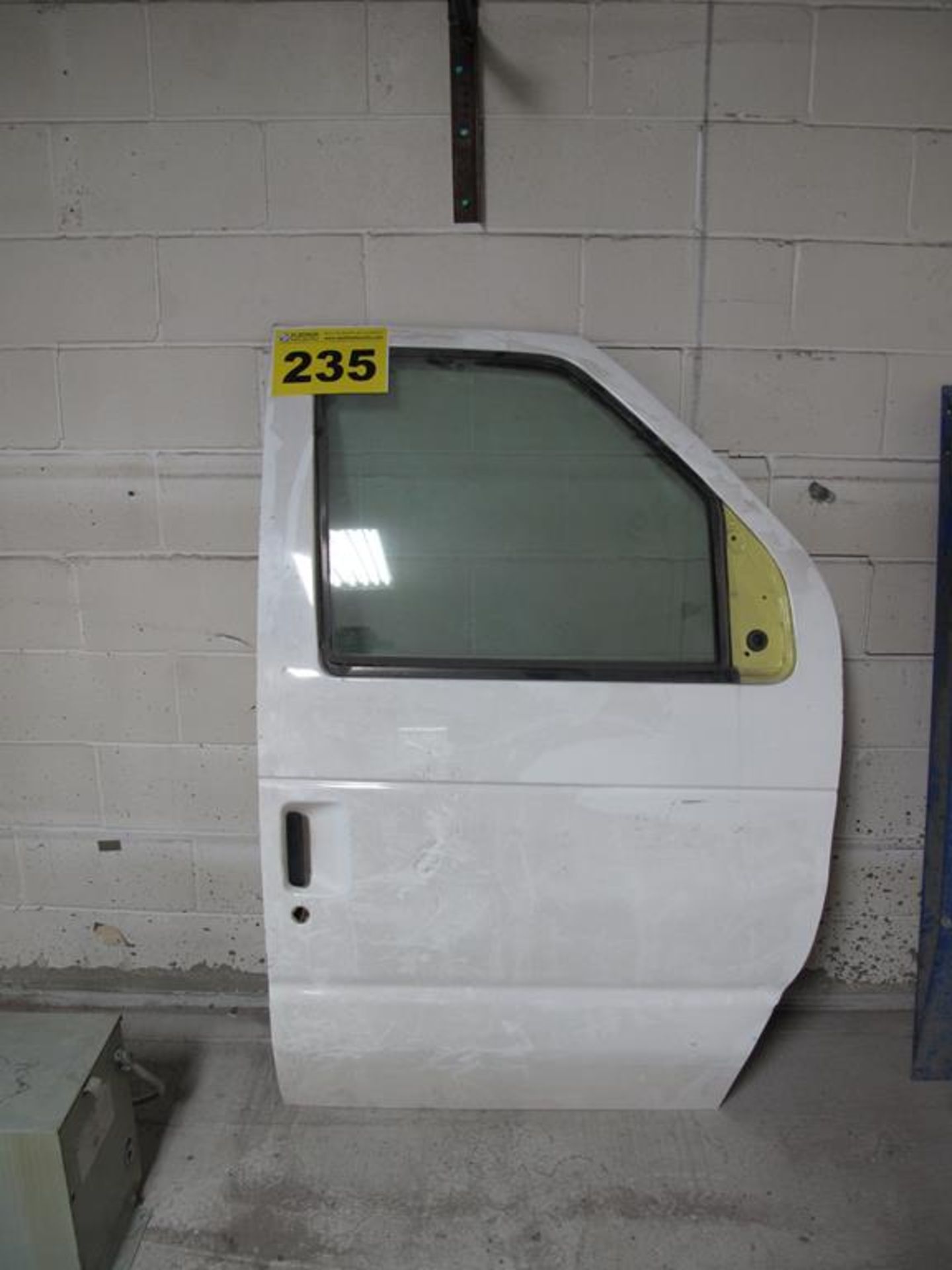 FORD, WHITE, PASSENGER SIDE DOOR