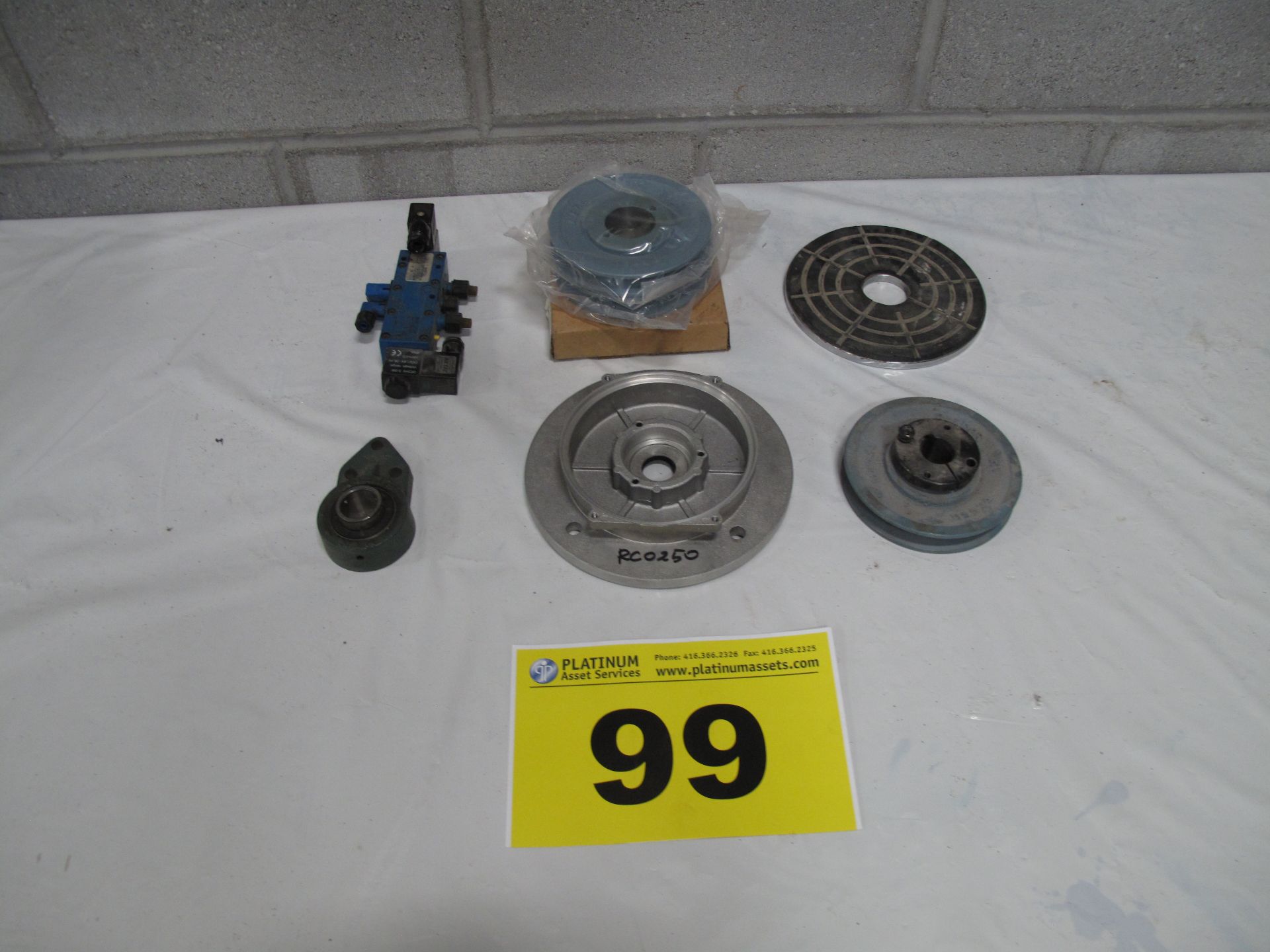 LOT OF ASSORTED MACHINE PARTS