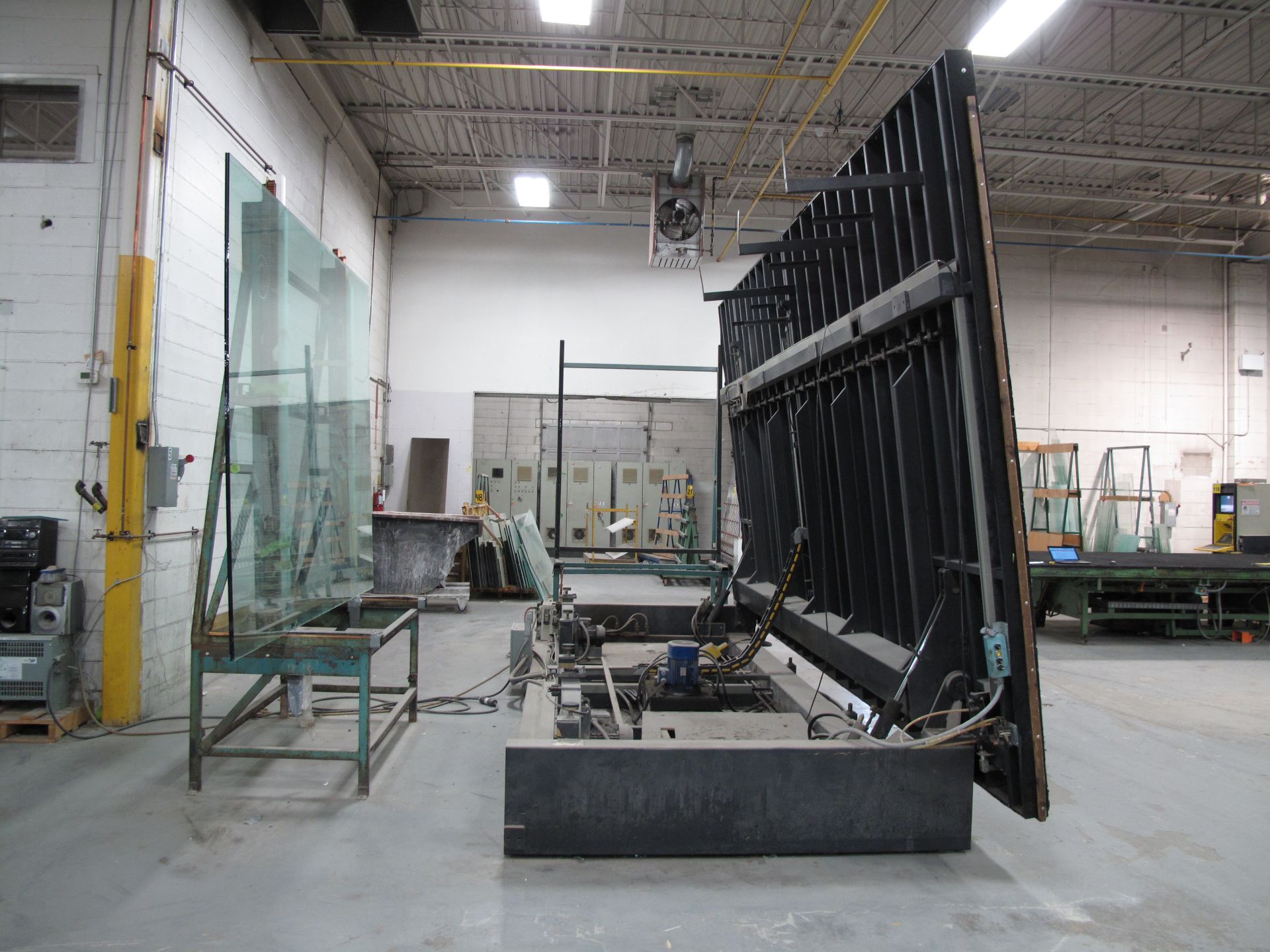 MANUAL, 10' X 21', HYDRAULIC TILTING GLASS CUTTING TABLE WITH (2) GLASS STORAGE RACKS (ELECTRICAL - Image 3 of 3