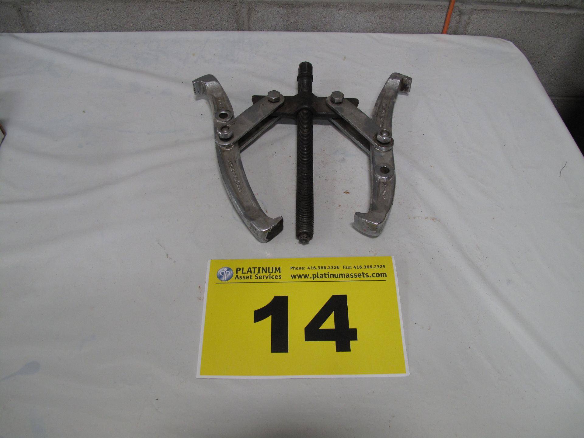 GEAR BEARING PULLER, 8"