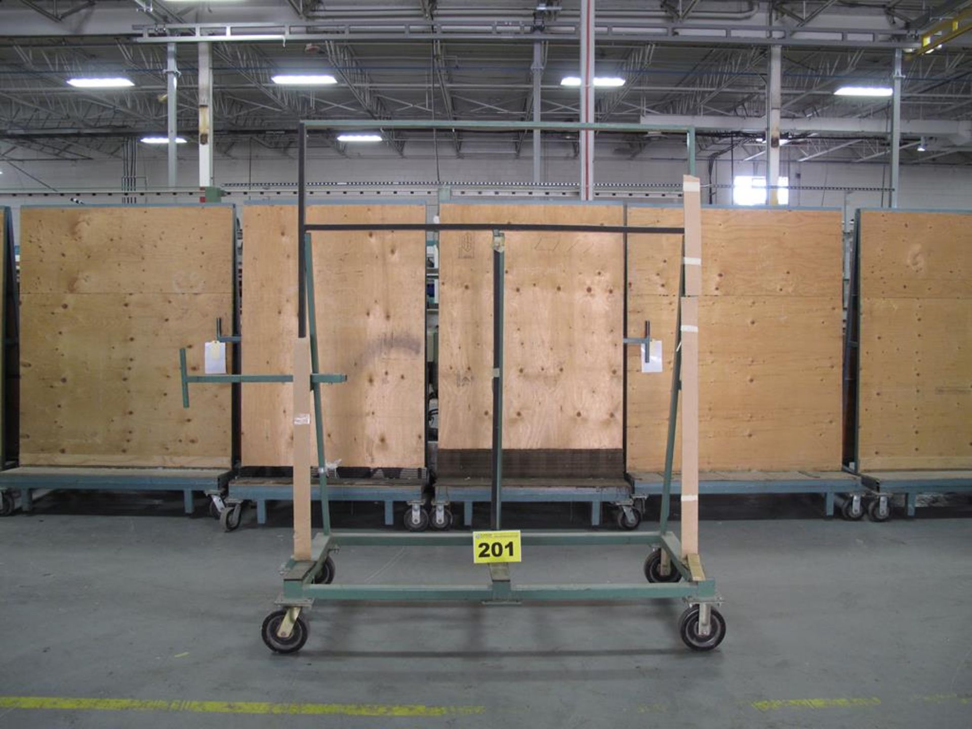 METAL, 3' X 6 'X 7', 3,000 LBS, SINGLE SIDED, ROLLING GLASS PRODUCTION CART