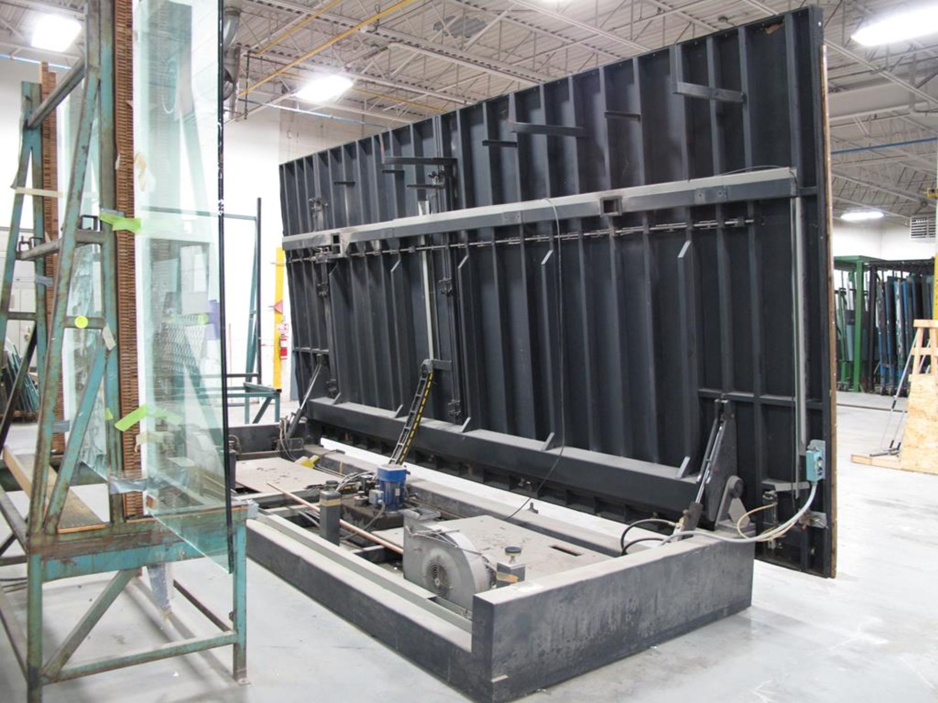 MANUAL, 10' X 21', HYDRAULIC TILTING GLASS CUTTING TABLE WITH (2) GLASS STORAGE RACKS (ELECTRICAL - Image 2 of 3