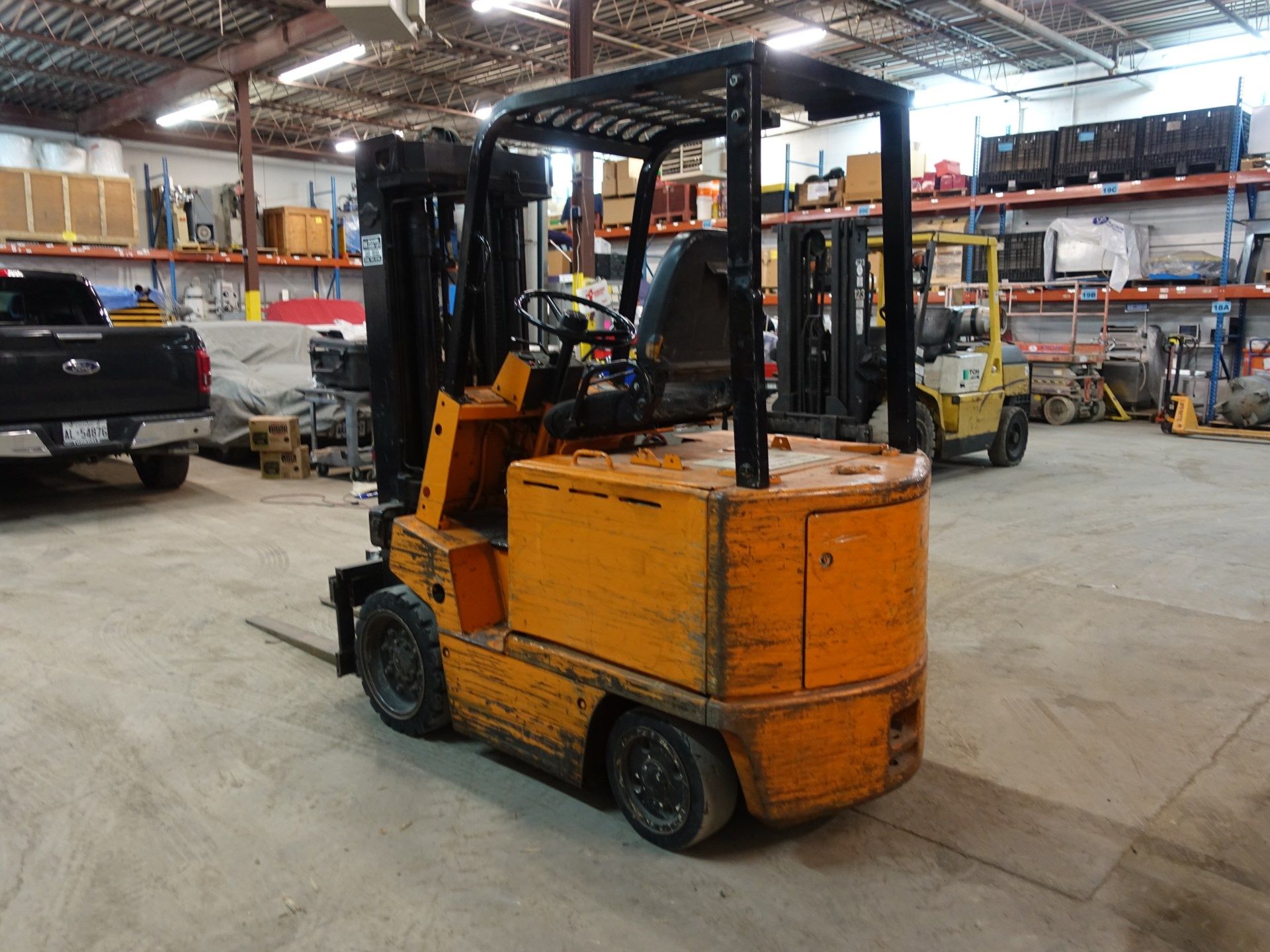 NISSAN, CYB02L20S, 48V, 4,000 LBS, 3 STAGE, ELECTRIC FORKLIFT, CHARGER, 6,304 HOURS (LOCATED AT 1-80 - Image 4 of 7