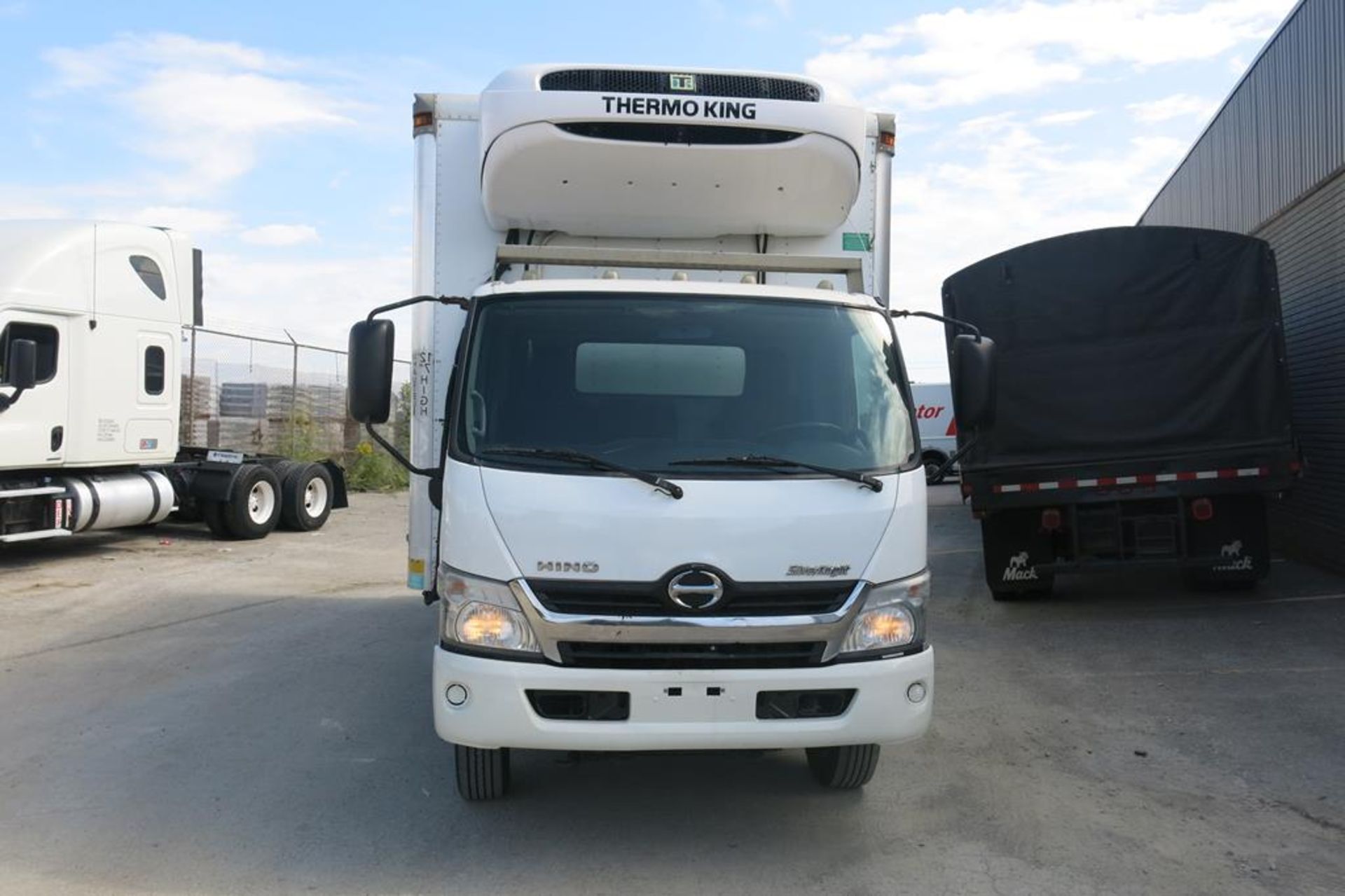 2013, HINO, 195, REEFER TRUCK, MULTIVANS, 18', INSULATED BOX, THERMOKING, T800 WHISPER, REEFER, - Image 2 of 32