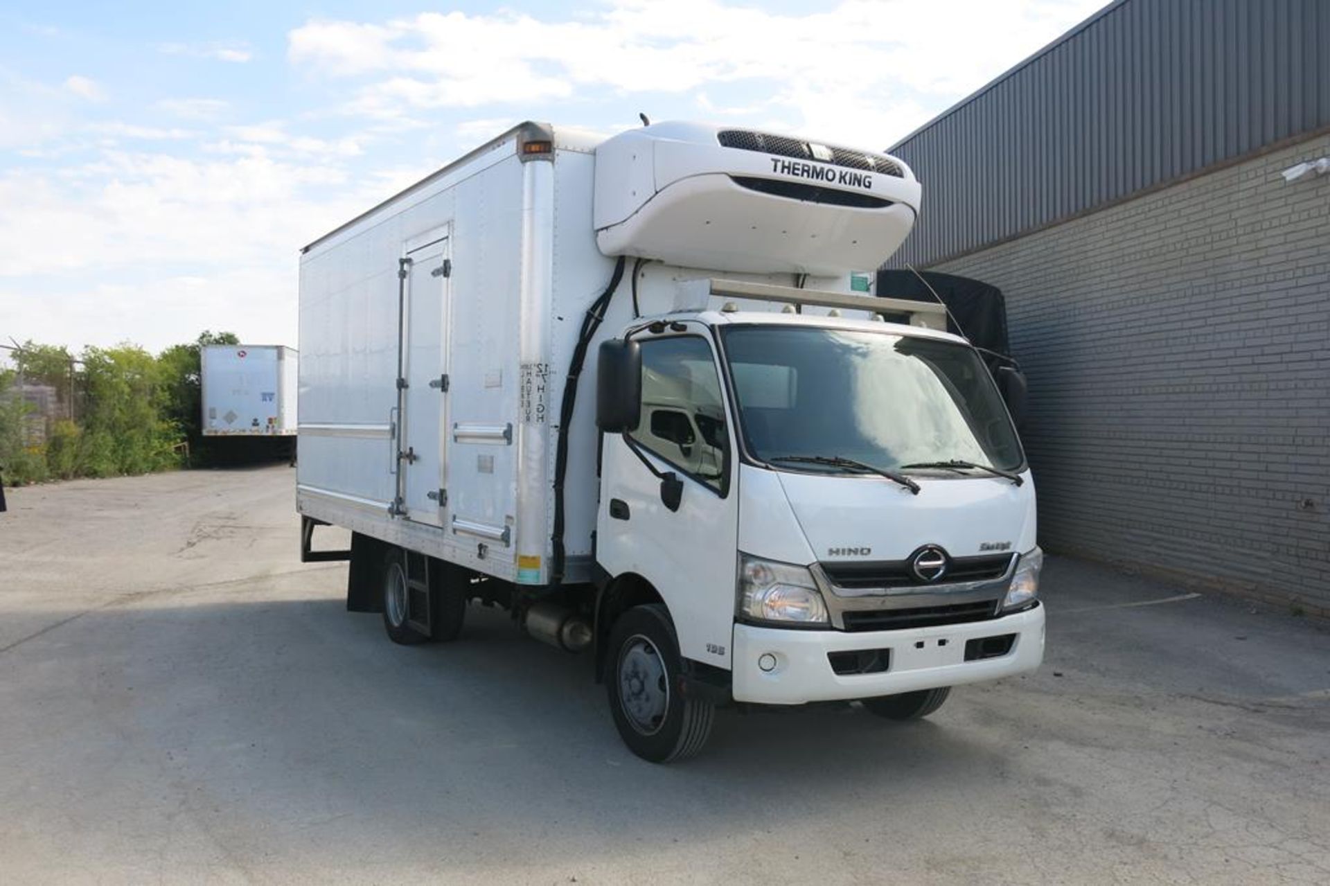 2013, HINO, 195, REEFER TRUCK, MULTIVANS, 18', INSULATED BOX, THERMOKING, T800 WHISPER, REEFER, - Image 3 of 32