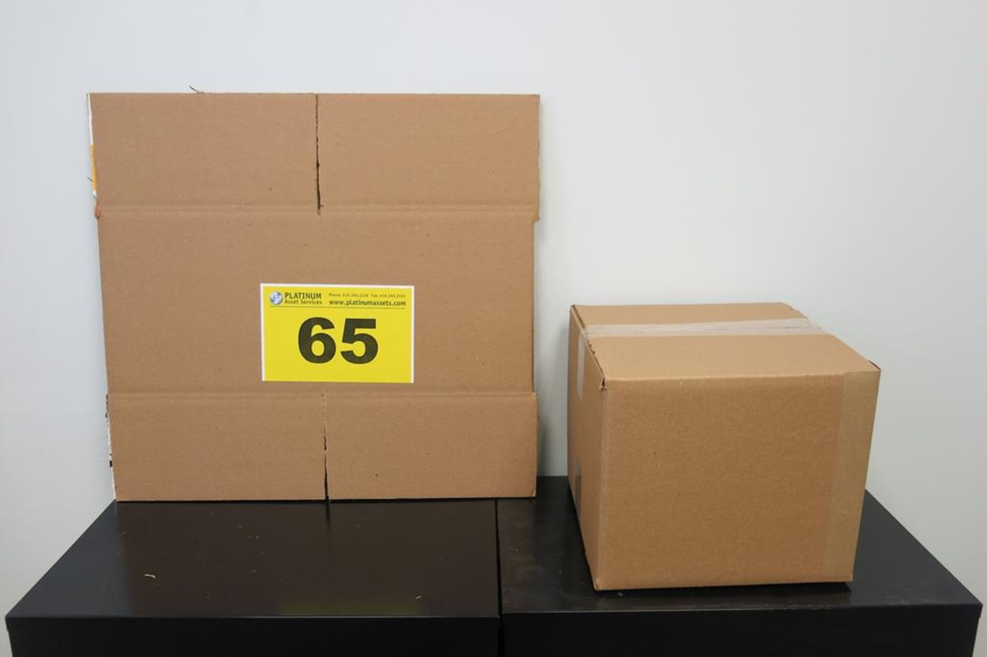 LOT OF FLAT CARDBOARD BOXES (ASSORTED SIZES)