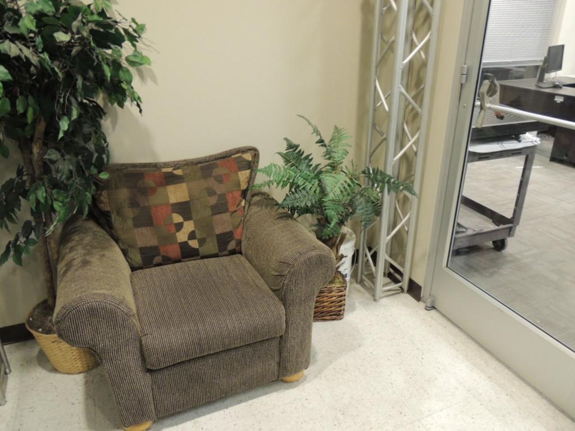 LOT: Contents of Lobby Entrance including Chair & Couch by Lifestyle Furniture, (2) Plants, Show Dis - Image 5 of 7