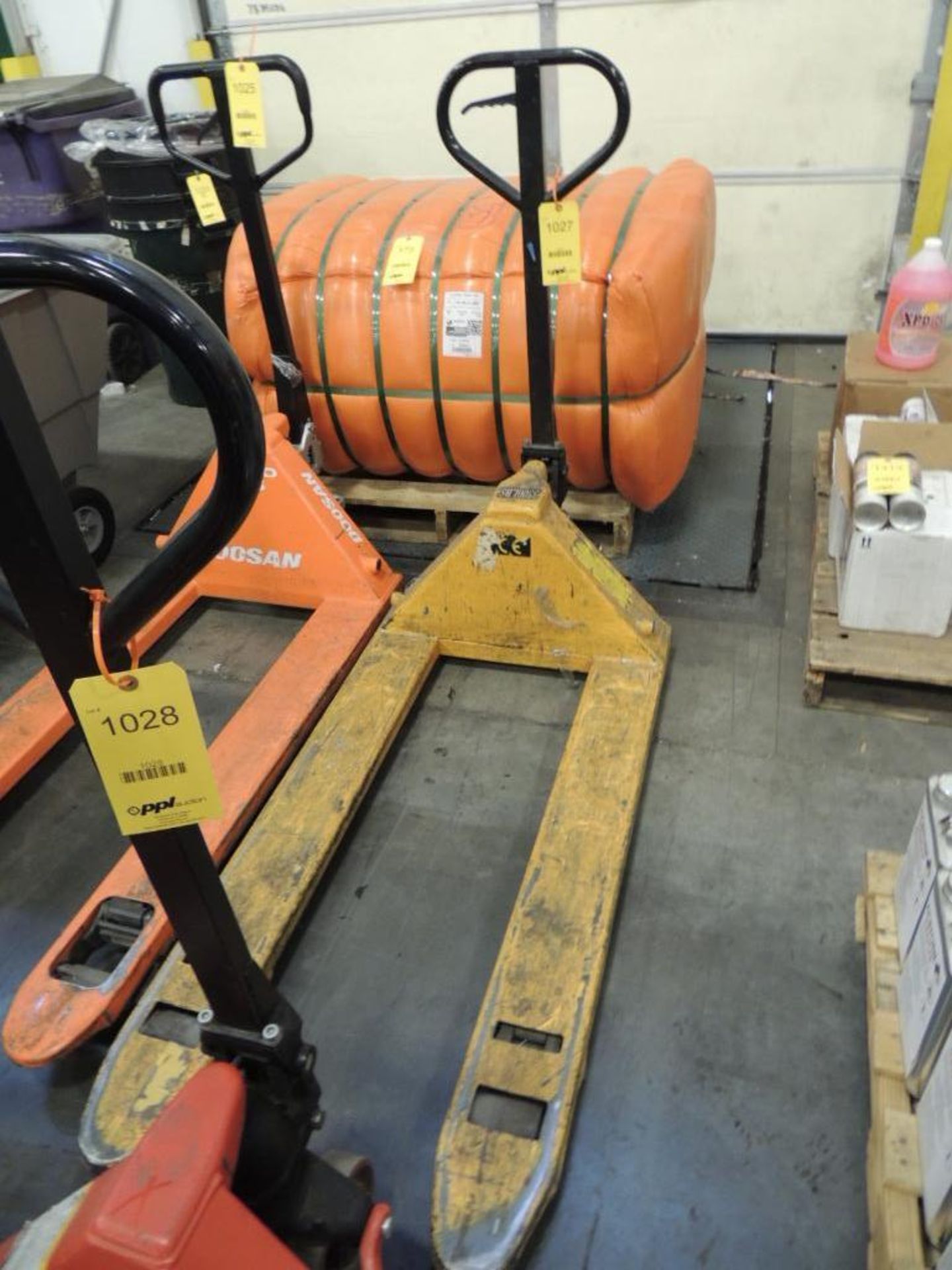 Hu-Lift 5500 lb. Pallet Jack