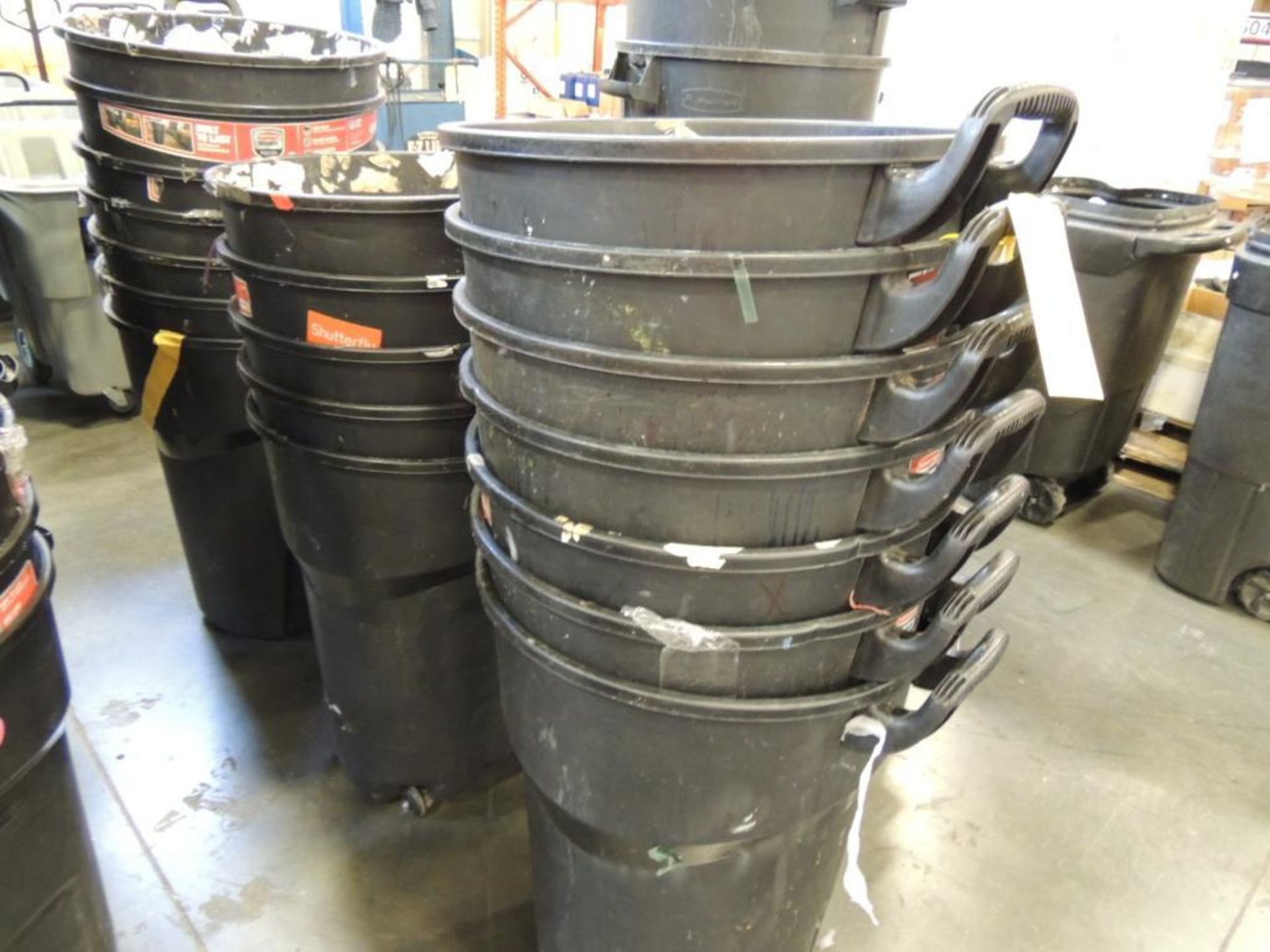 LOT: (14) Rubbermaid 32 Gallon Garbage Cans, on Casters - Image 2 of 2