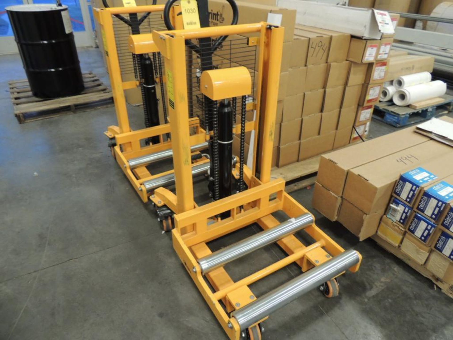 Foster 1540 lb. On-A-Roll Model 61592 Lifter