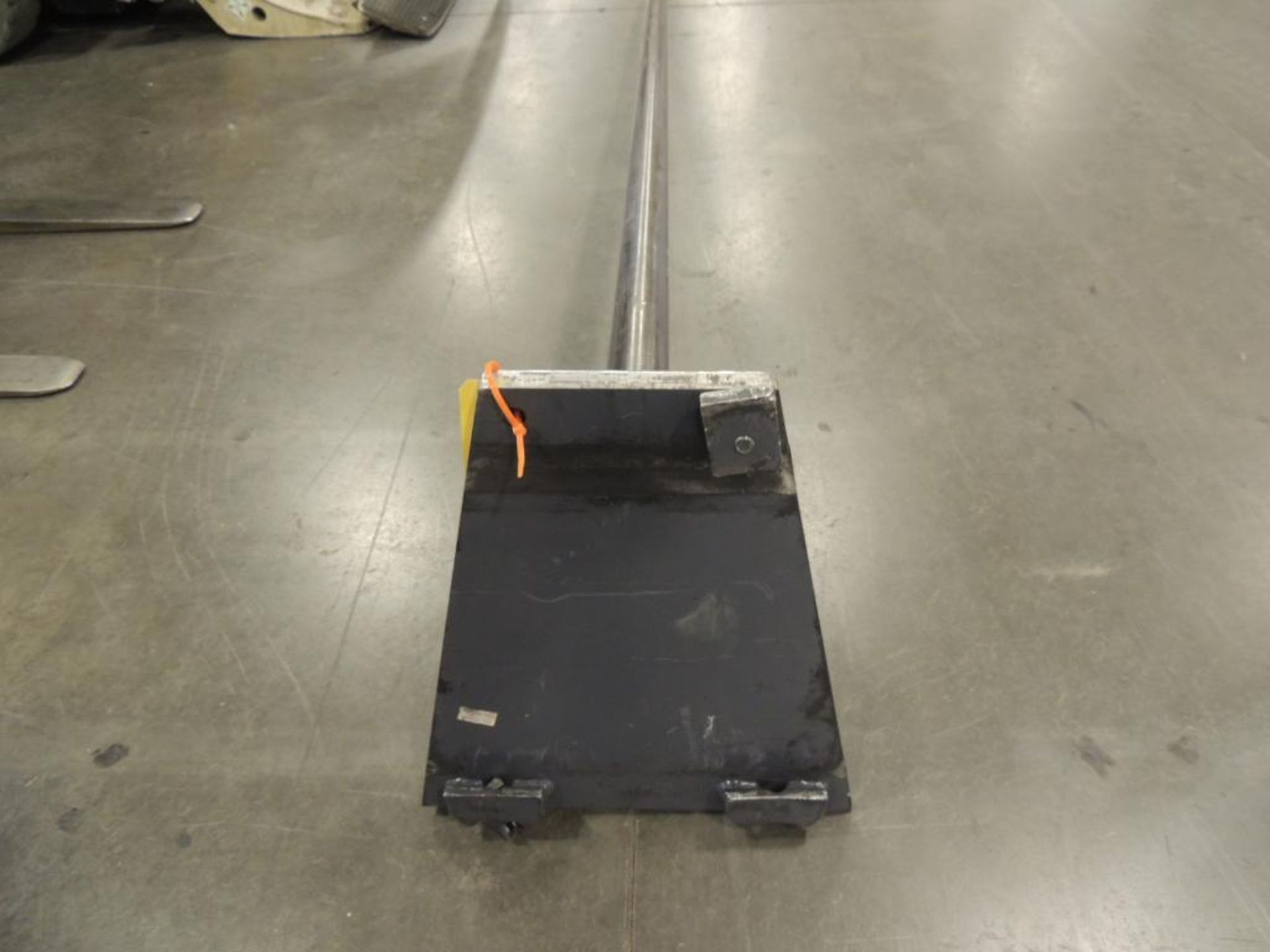 Arrow 1500 lb. Model 5020-10 Spear Attachment For Material Rolls, 2-1/2 in. x 10 ft. - Image 2 of 2