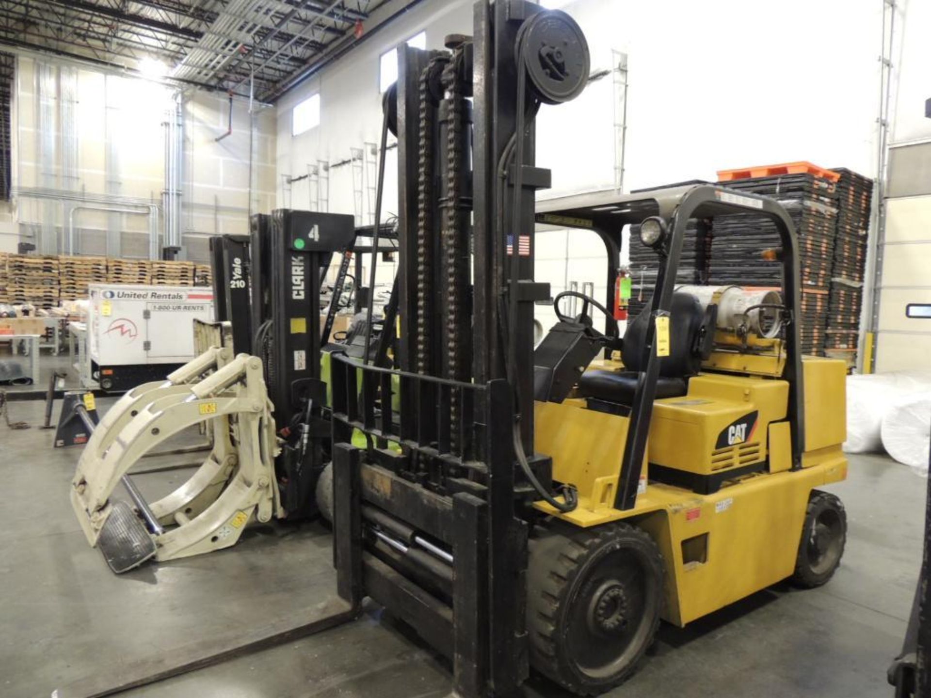 CAT 10,000 lb. Model T1000 LP Forklift, S/N 5MB00671, 201 in. Lift of 2-Stage Mast, Side Shift