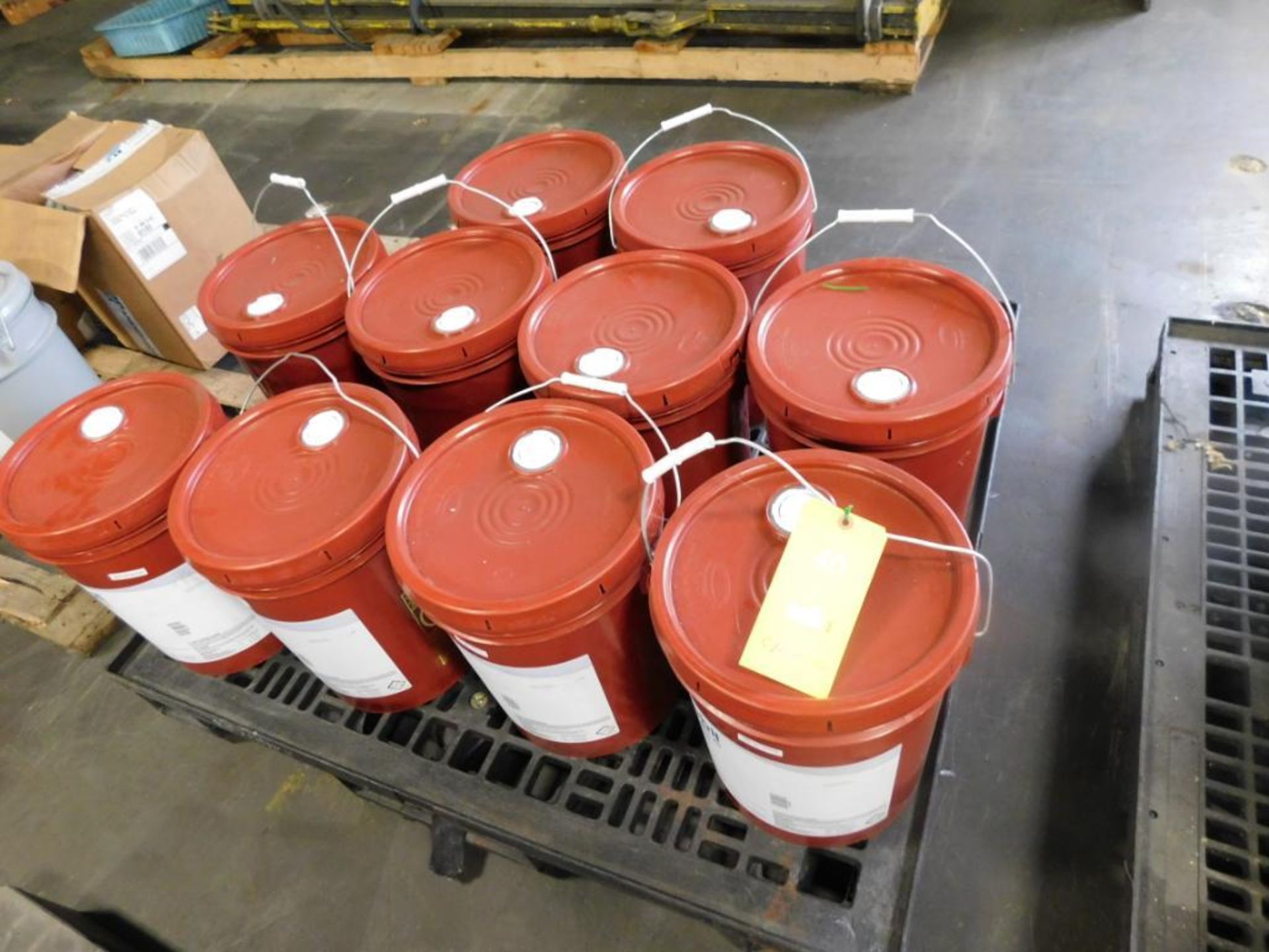 LOT: (50) Gallons Mobil OTE 25 Hydraulic Oil