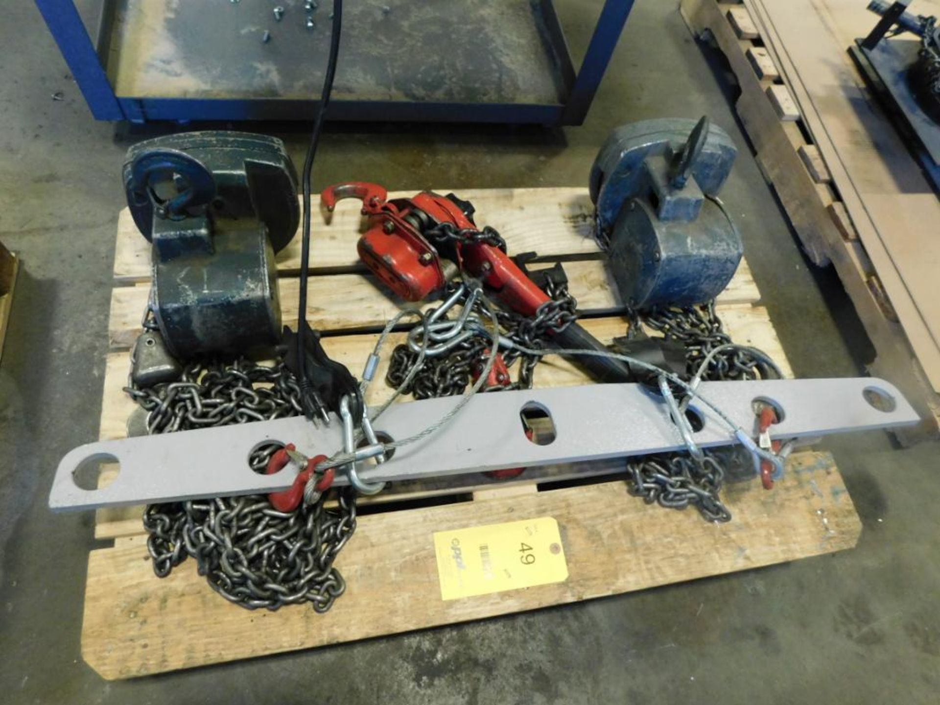 LOT: (2) 1 Ton Chain Hoists, 1.5 Ton Lever Hoist, Spreader Bar