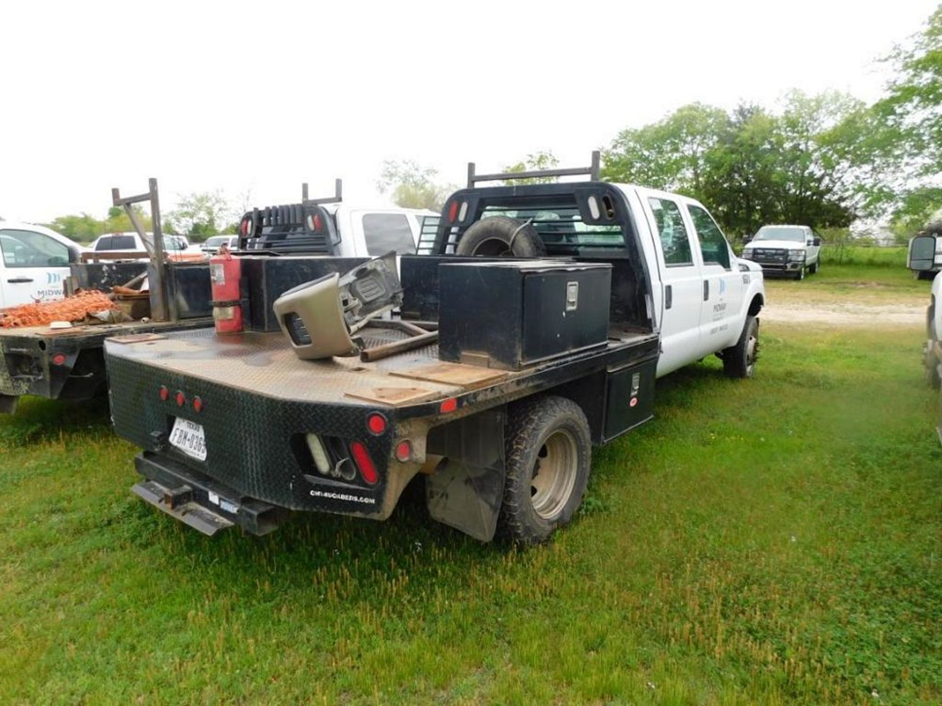 2015 Ford F-350 Super Duty 4x4 Crew Cab Flatbed Truck, 9 ft. Flatbed with Tool Boxes (needs engine & - Image 3 of 3