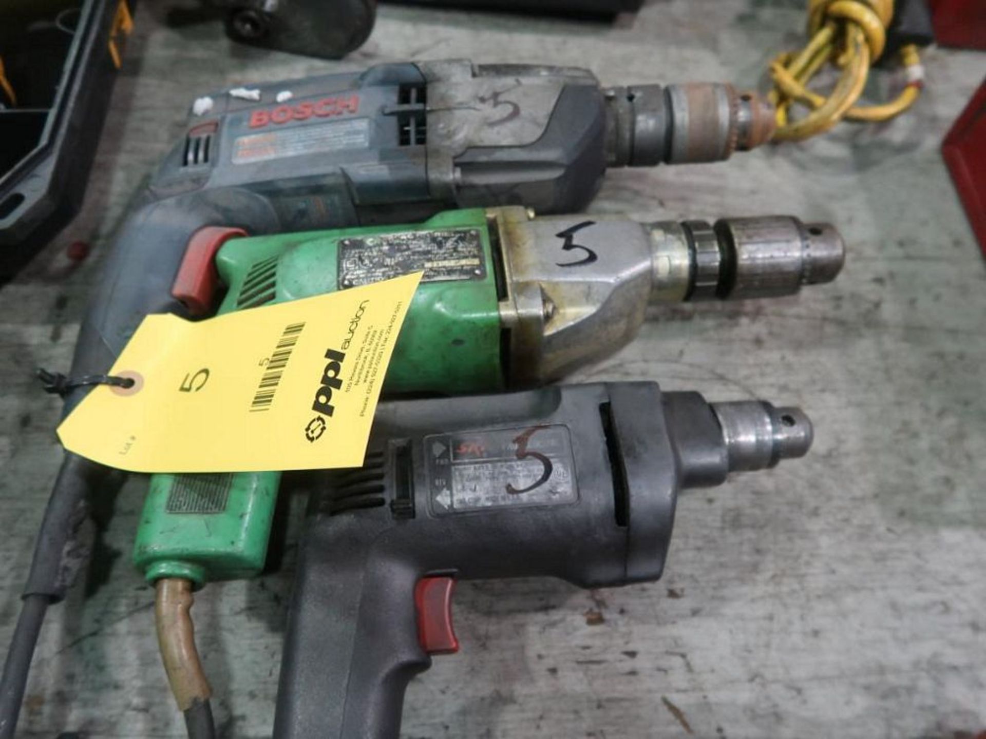 LOT: (3) Electric Drills