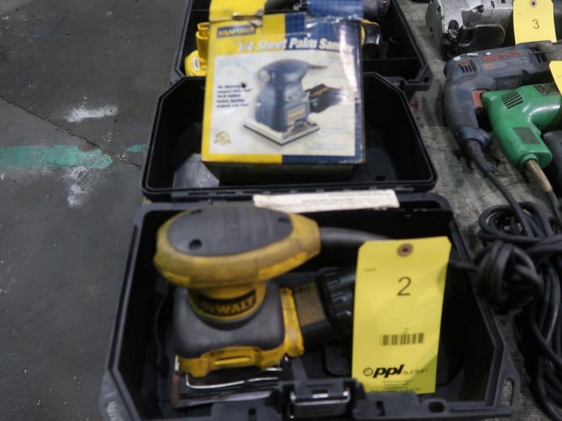 LOT: (1) Dewalt & (1) Krafteck Palm Sanders