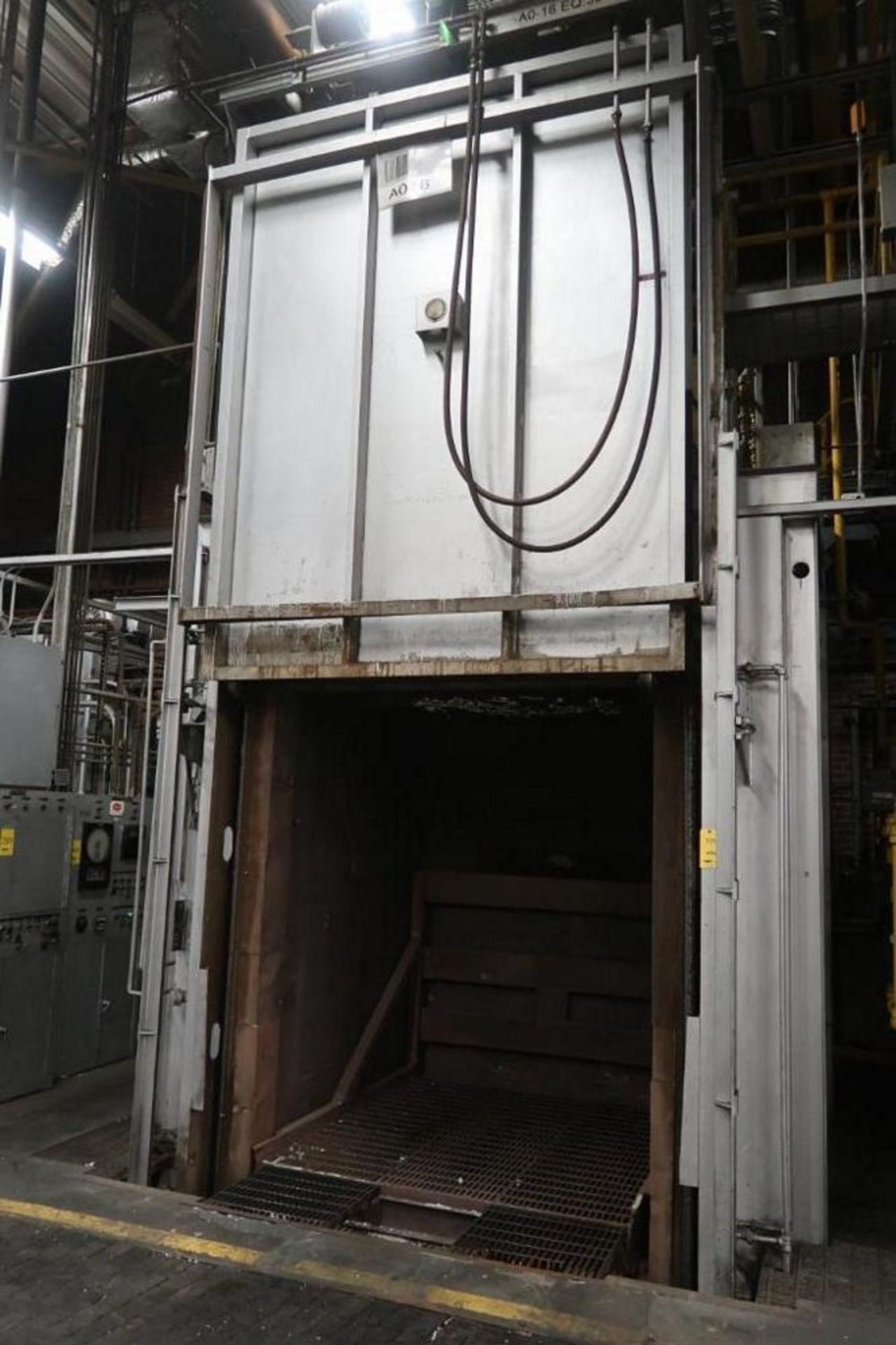 Sunbeam 1000 Degree Gas Fired Annealing Furnace, with 8 ft. Wide x 11 ft. Deep x 7 ft. High Internal