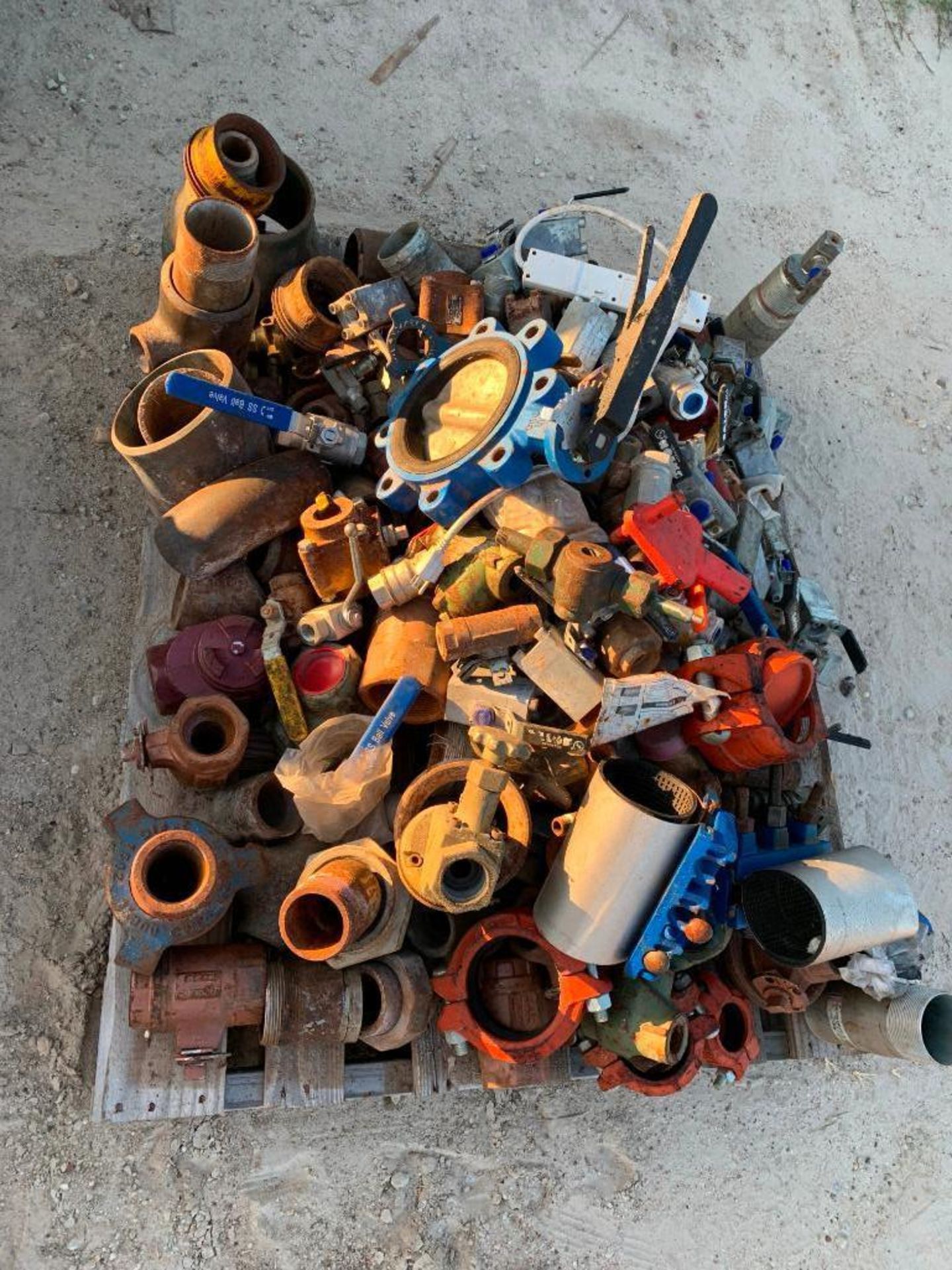 LOT: Assorted Weld-on Pipe Fittings, Ball Valves