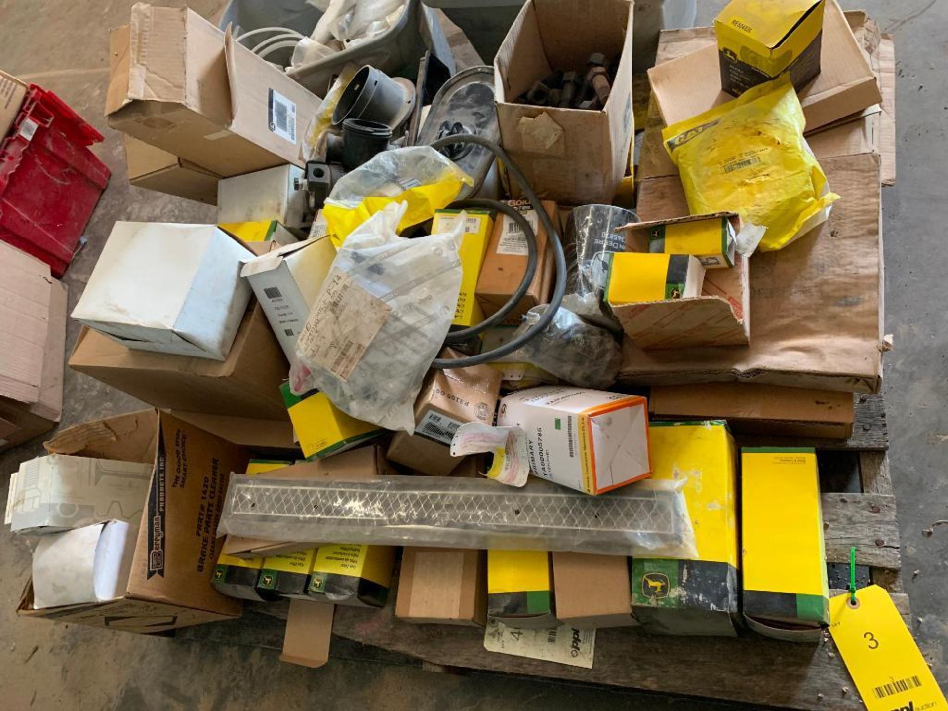 LOT: John Deere Fuel Filters & Assorted Parts