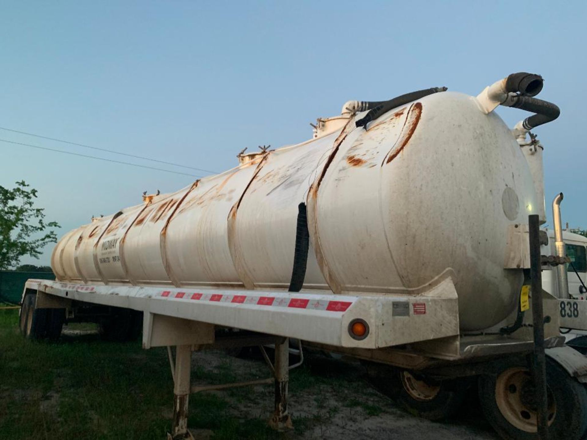 2014 130 BBL Vacuum Trailer, VIN 1UNST4220EL630564 (rolled) (#838)