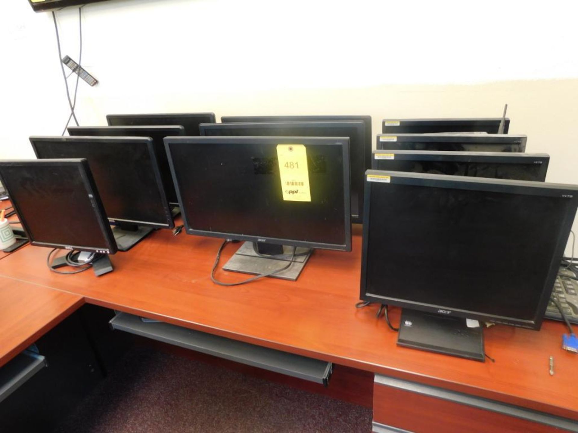 LOT: (11) Assorted Computer Monitors