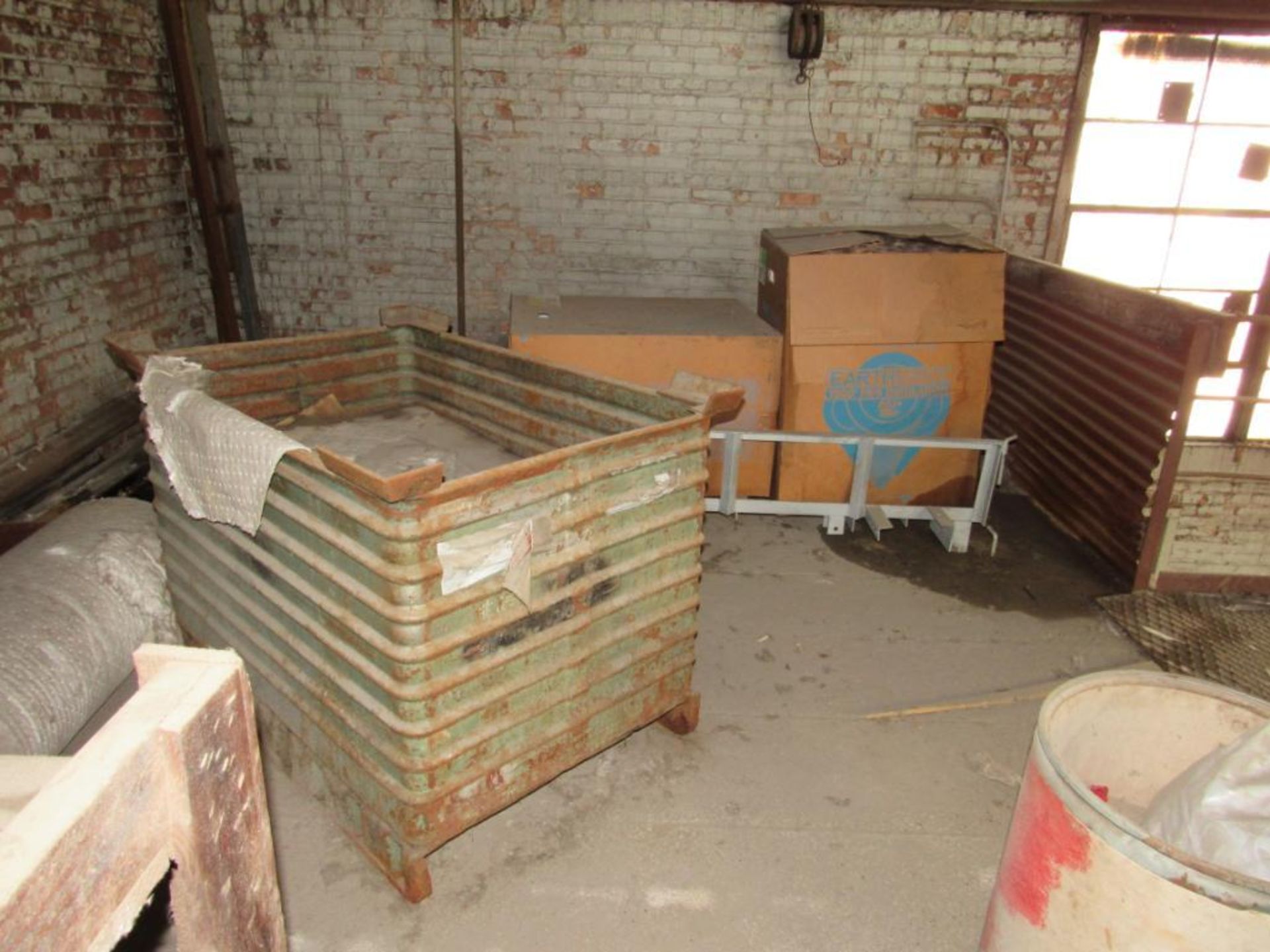 LOT: Contents of Balcony in Building #2 (no building) - Image 3 of 5