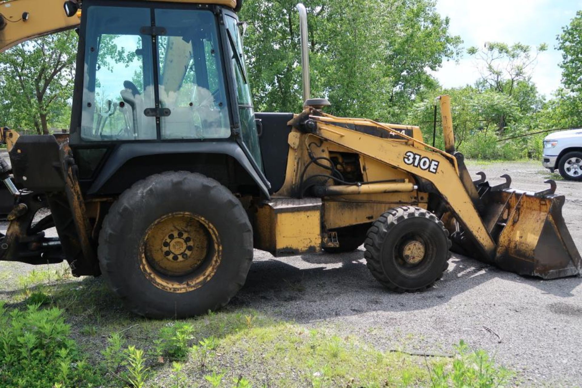 John Deere 4x4 Loader Backhoe Model 310E, S/N T0310EX890469, Air Conditioned Cab, Outriggers, 85 in. - Image 3 of 4